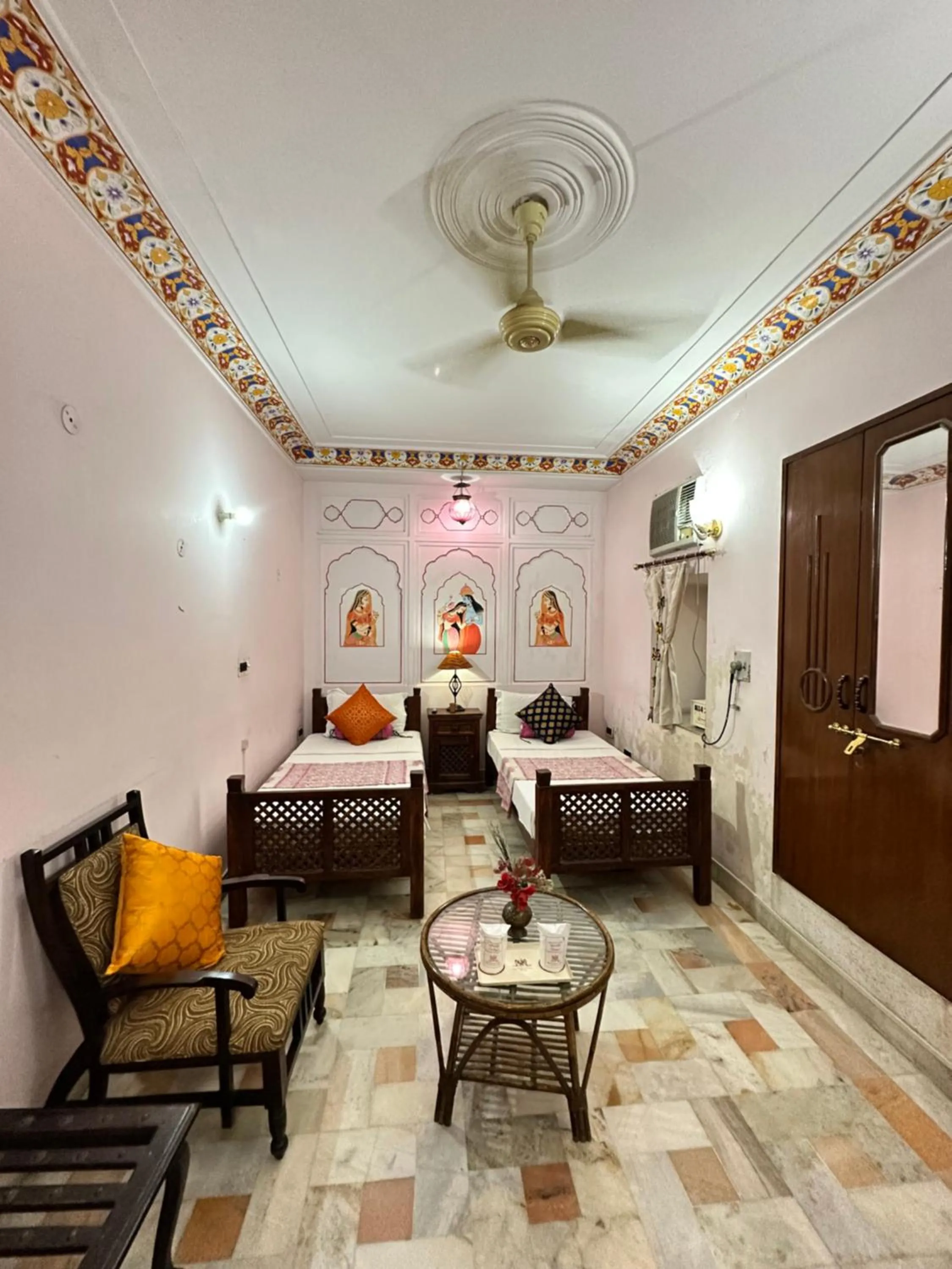 Bed in Rawla Mrignayani Palace