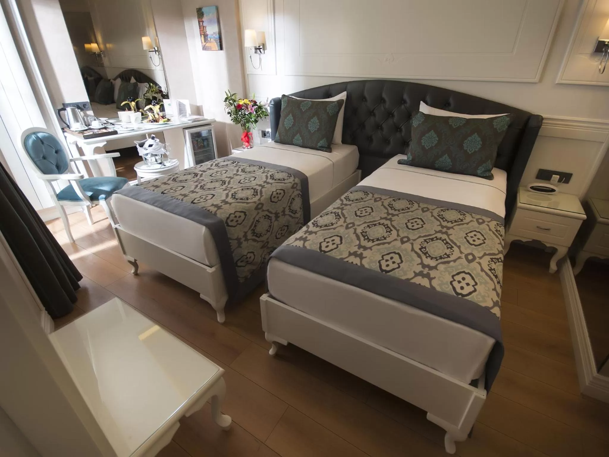 Seating area, Bed in Antusa Palace Hotel & Spa