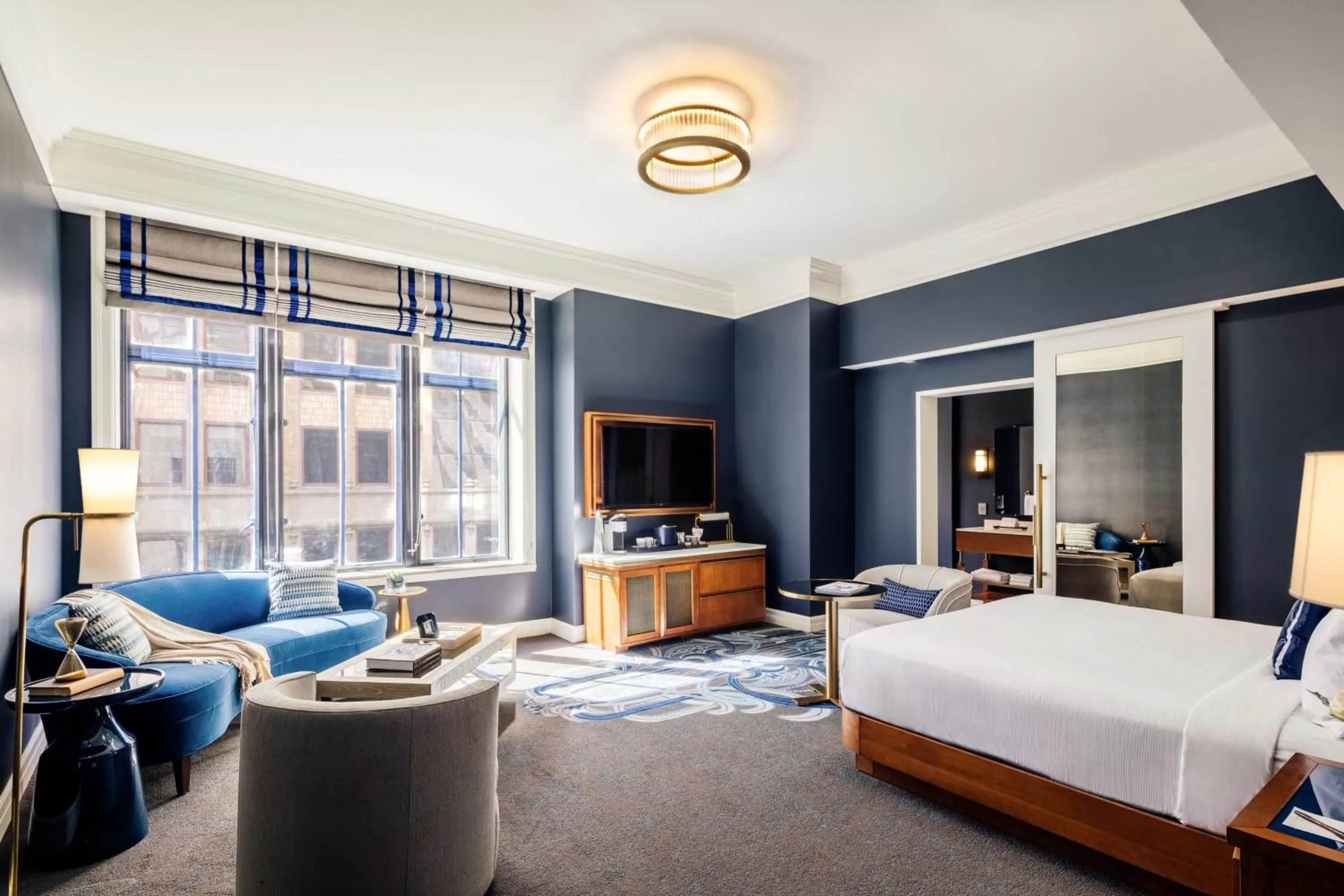 Bedroom, Bed in The National, Autograph Collection