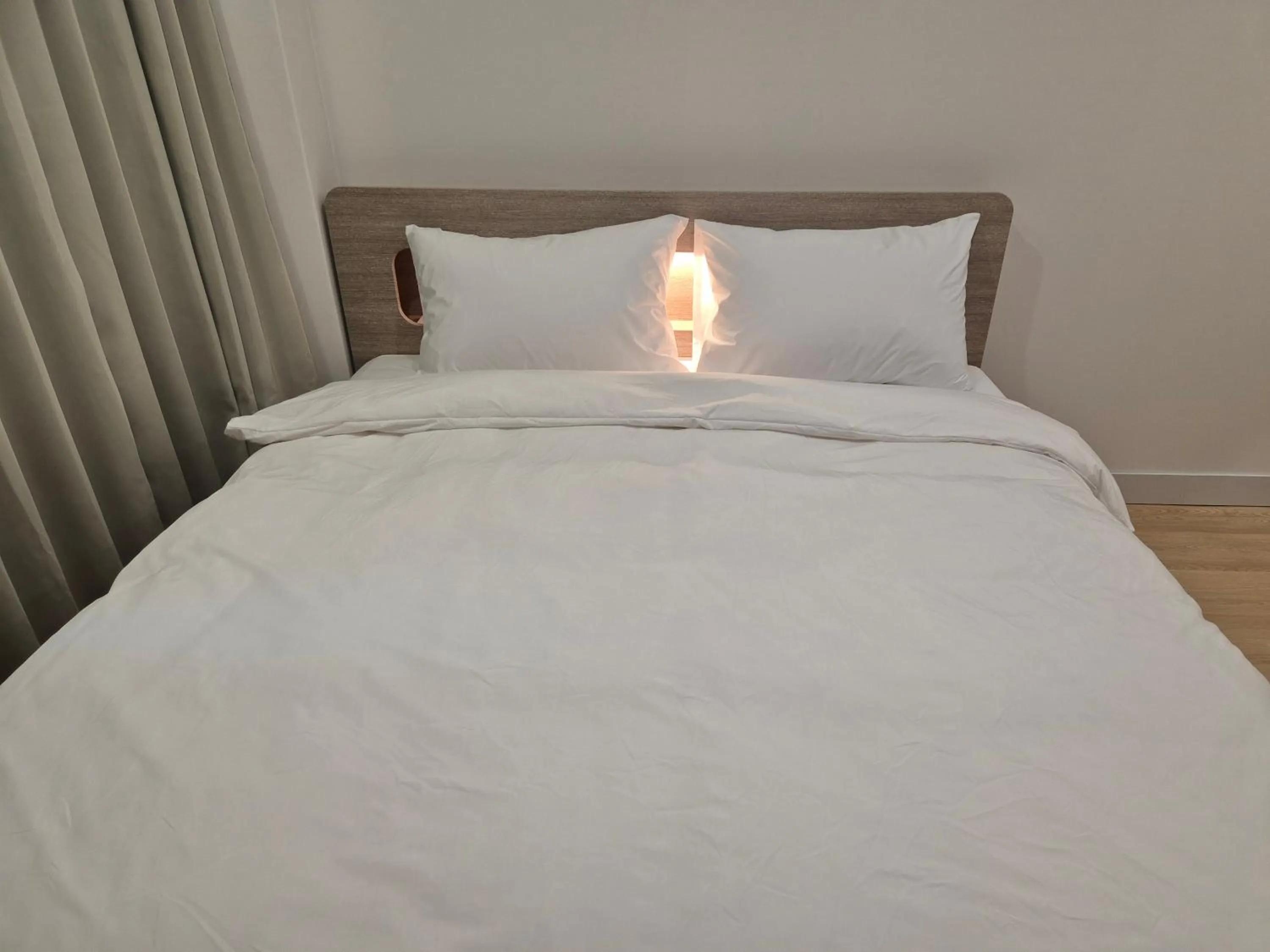Property building, Bed in Gwang Jang Hotel