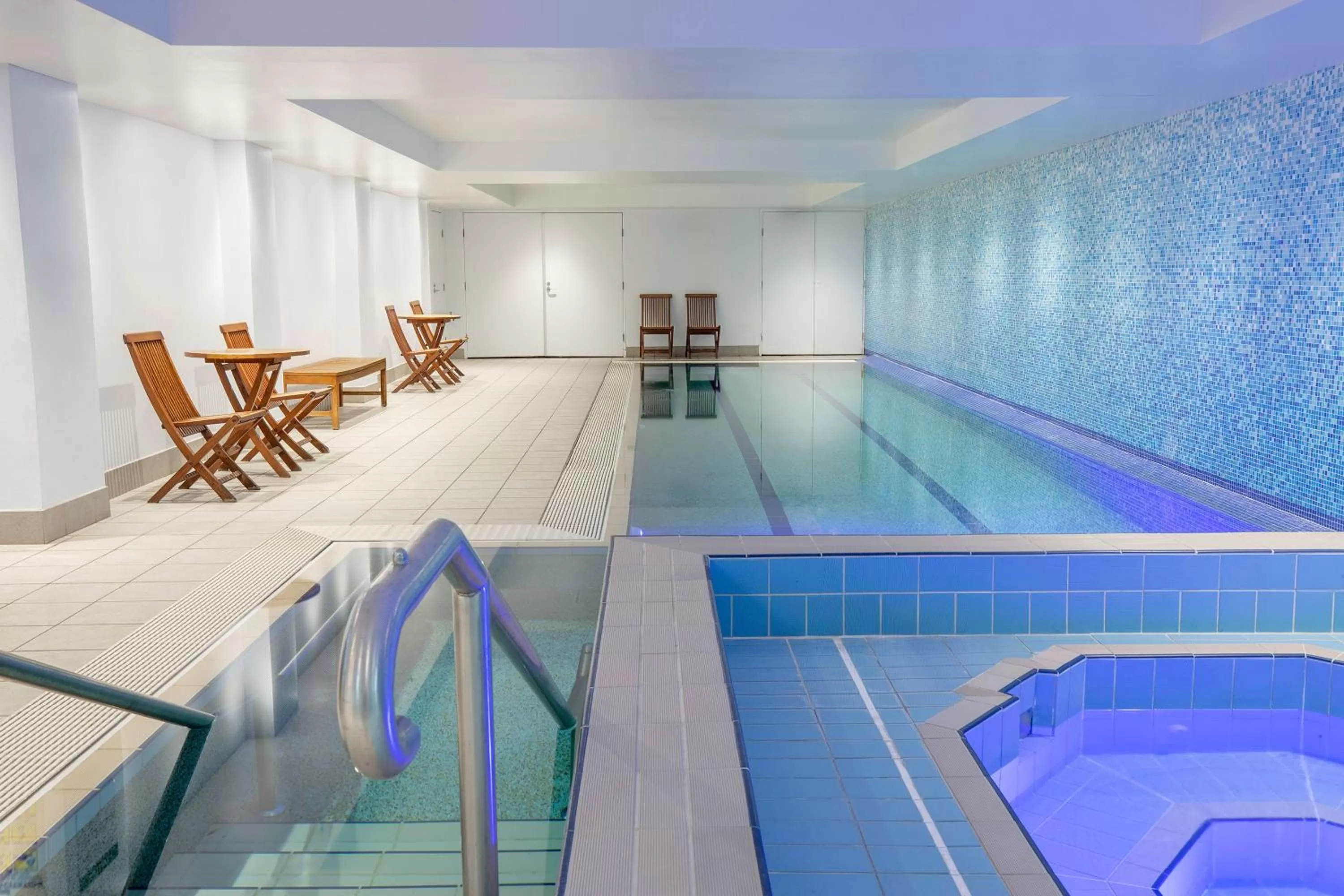 Swimming pool in Mantra Chatswood