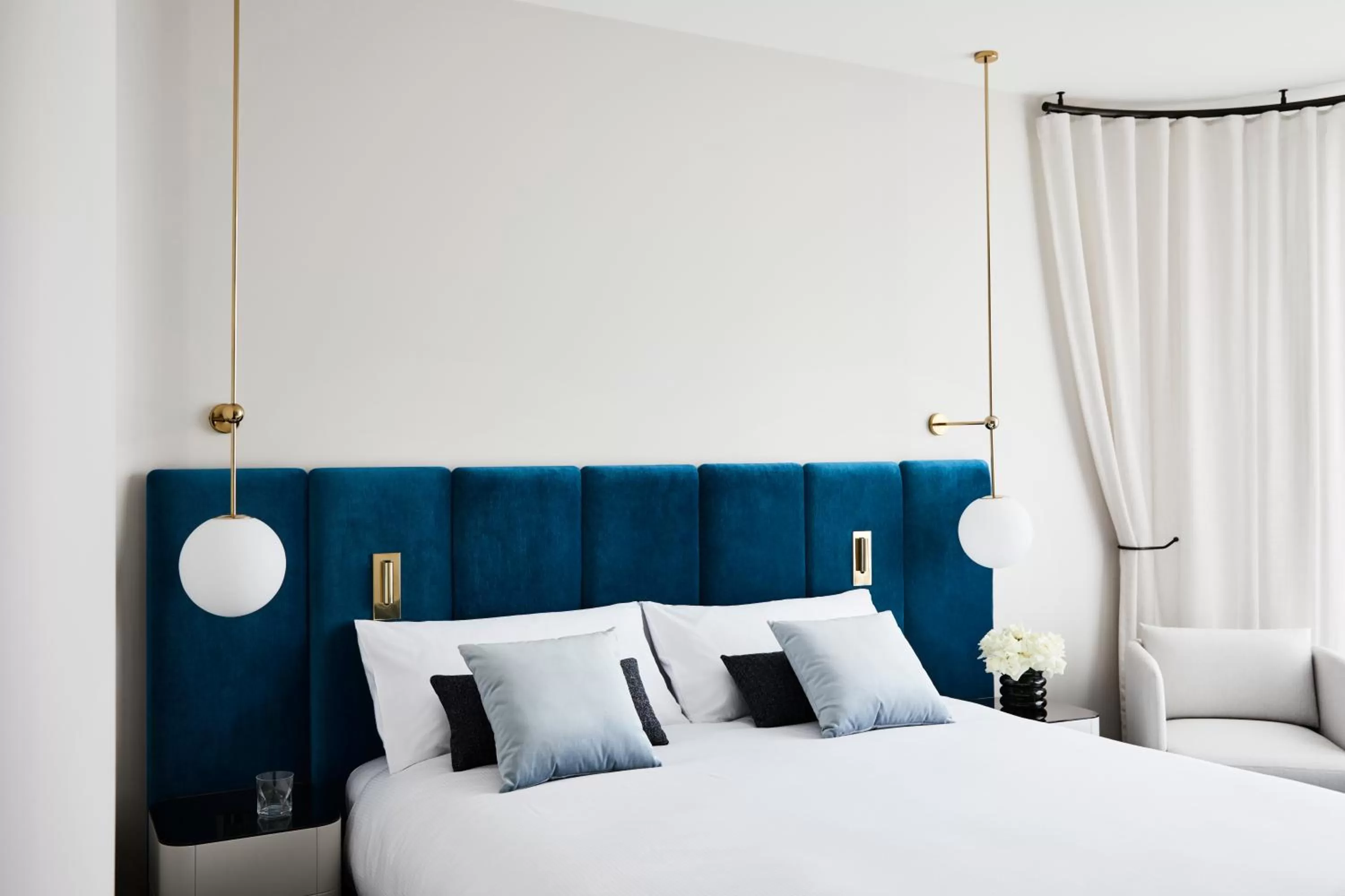 Bed in Hotel Chadstone Melbourne MGallery Collection