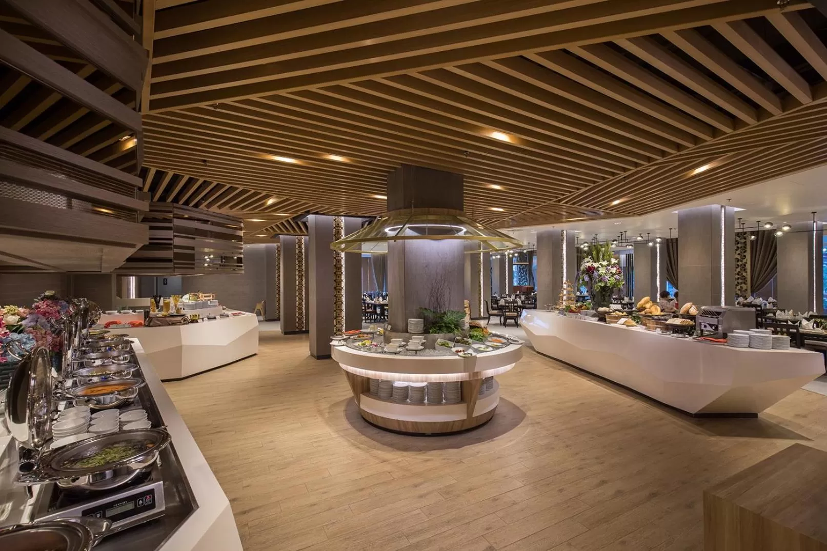 Restaurant/places to eat in The Heritage Chiang Rai Hotel and Convention