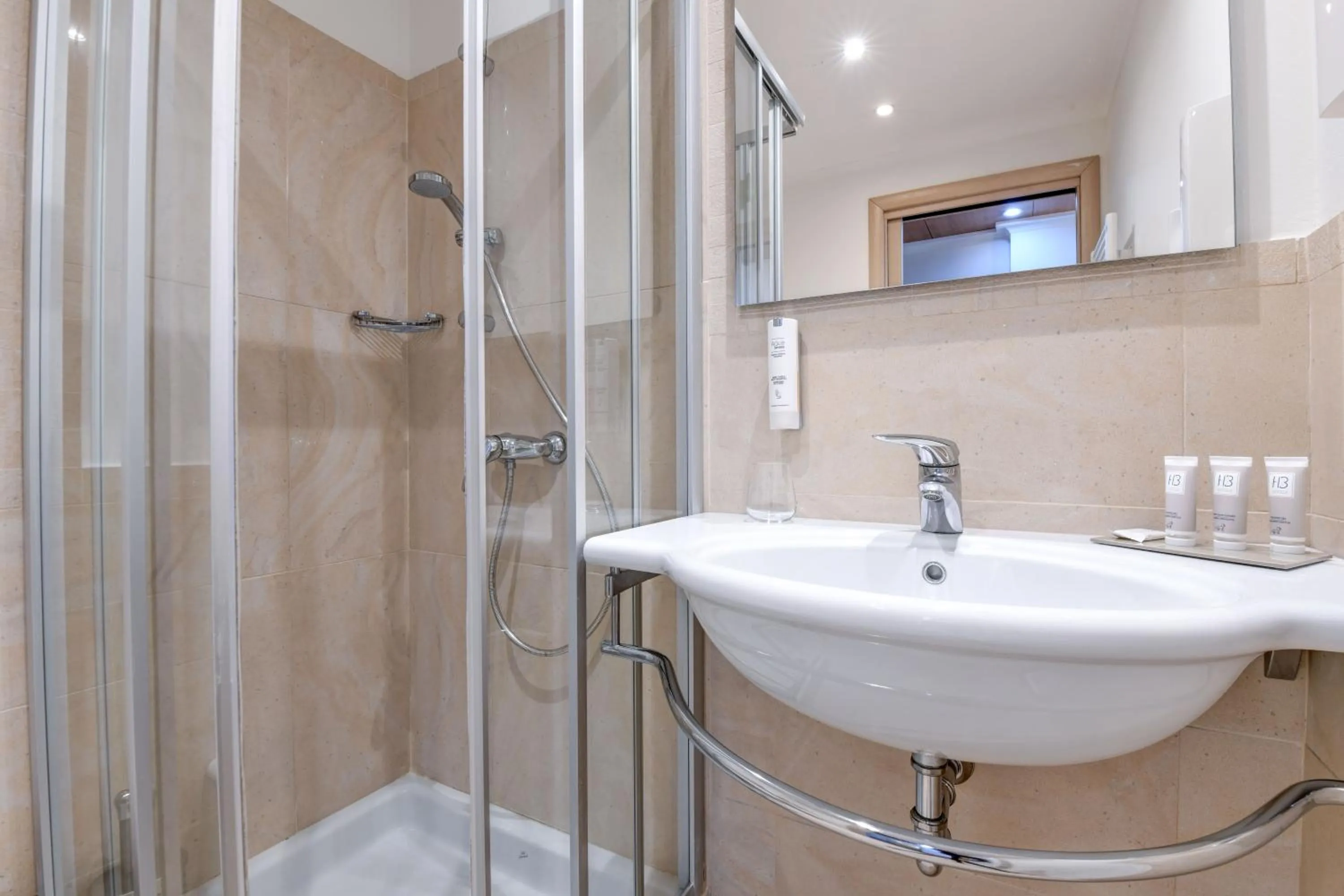 Shower in Hotel Rivus