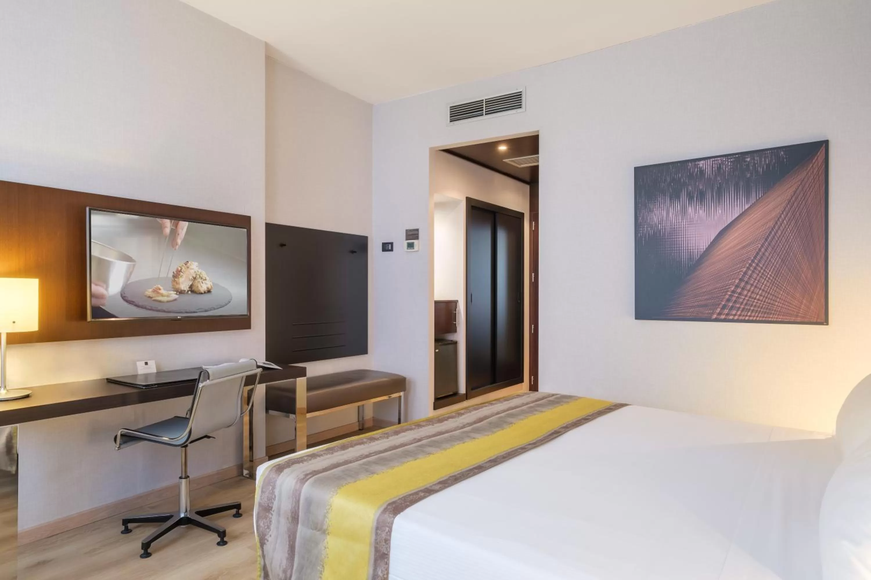 TV and multimedia, Bed in Savhotel Fiera Bologna