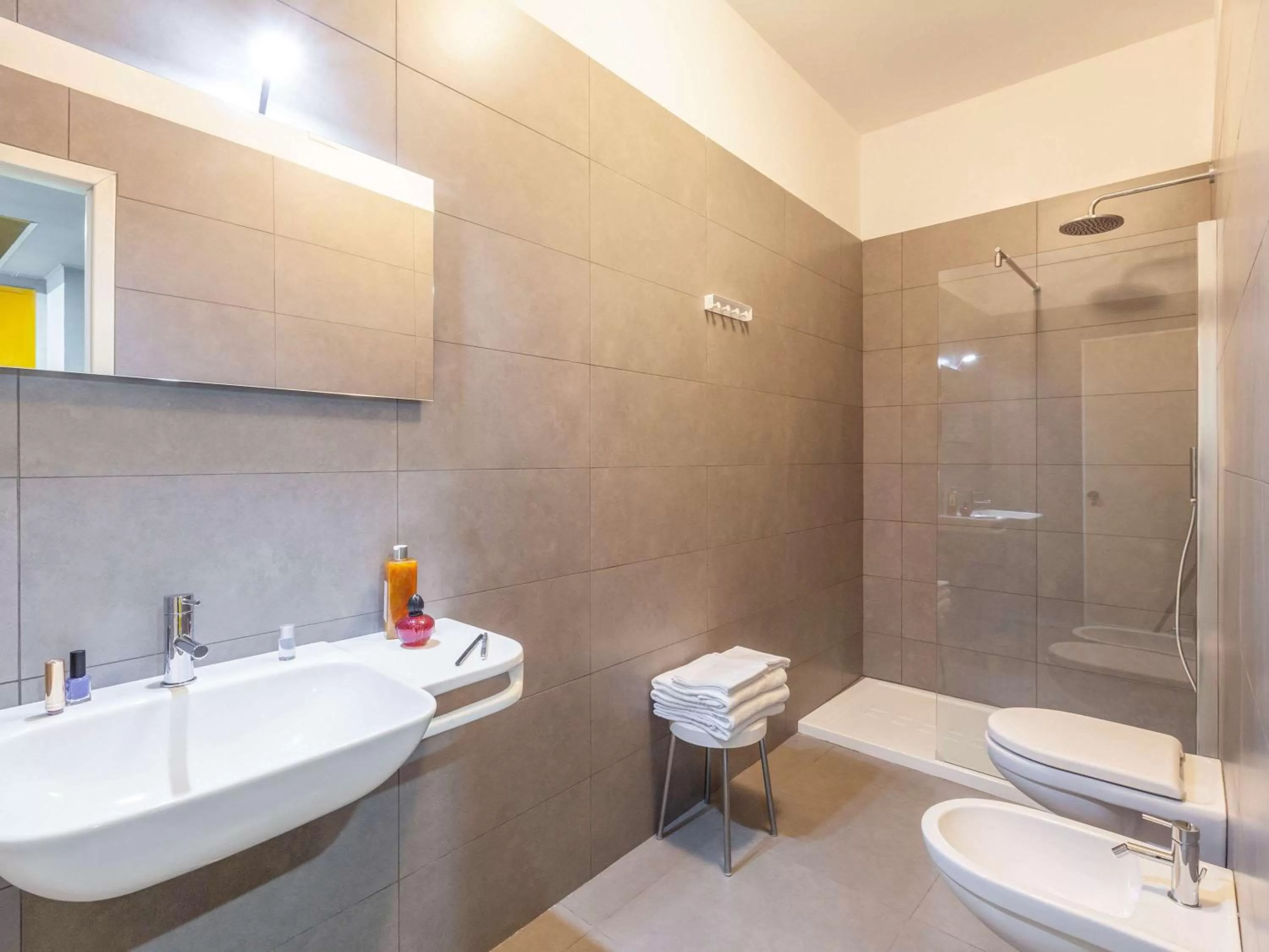 Shower in Ibis Styles Brindisi