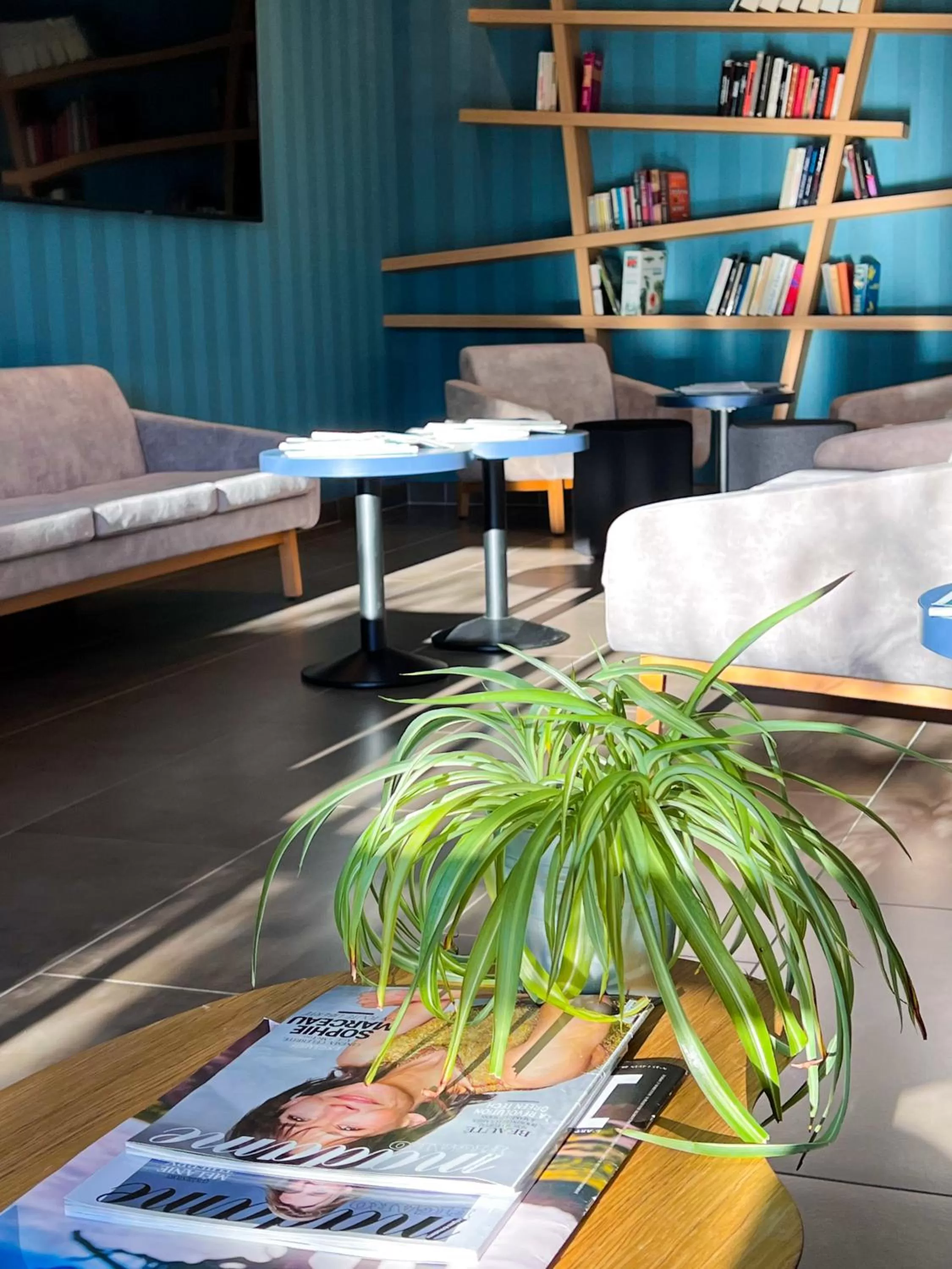 Communal lounge/ TV room in The Originals City, Hôtel Ecoparc, Montpellier Est