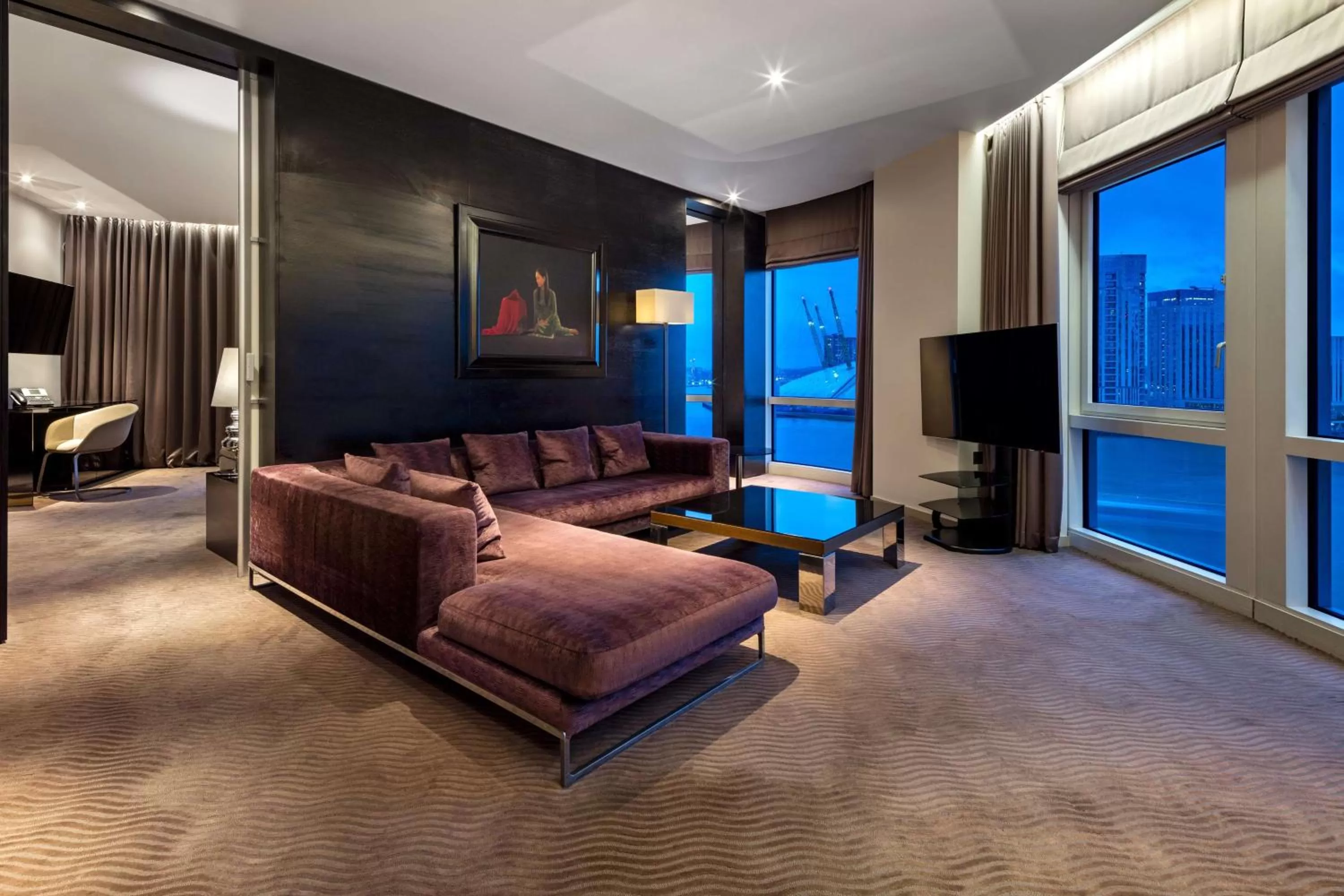 Photo of the whole room in Radisson Blu Hotel, London Canary Wharf East