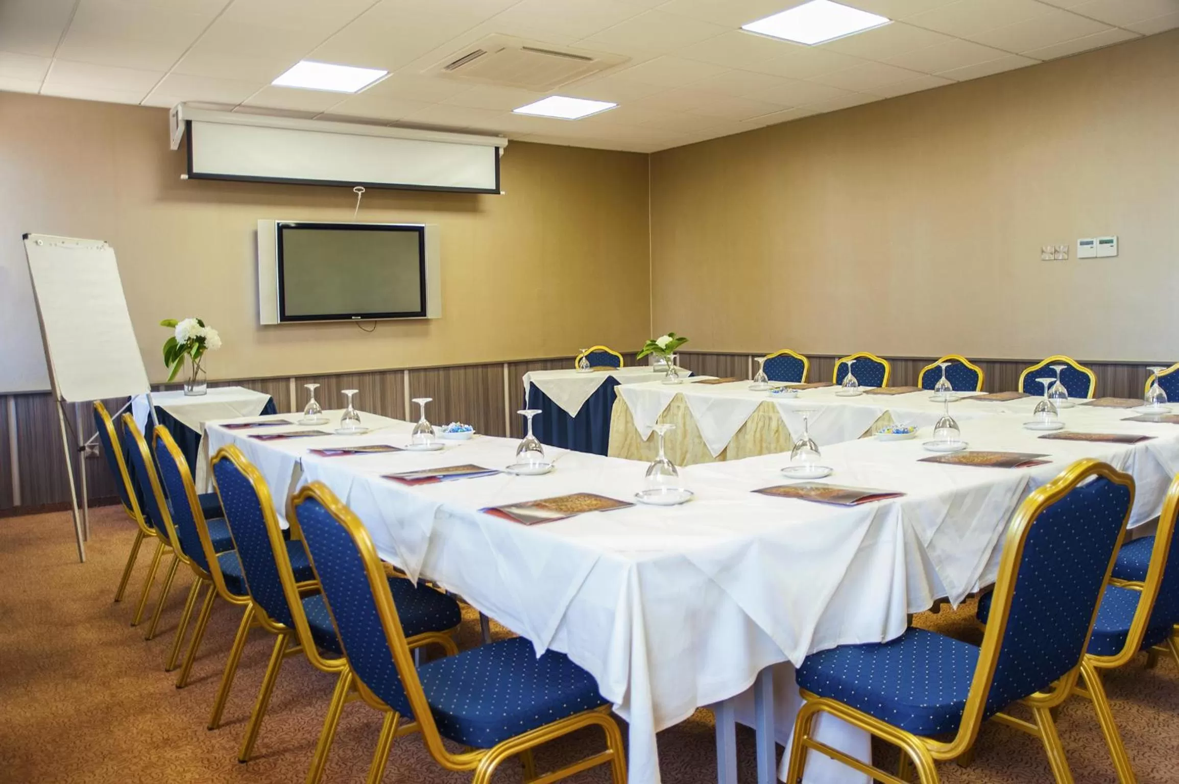 Meeting/conference room in Ajax Hotel