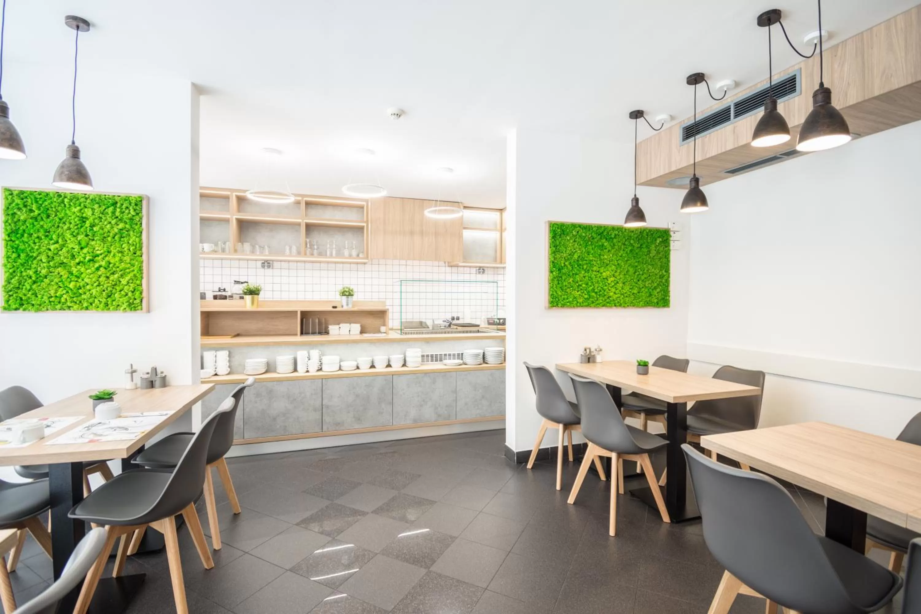 Restaurant/places to eat in Hotel Orion