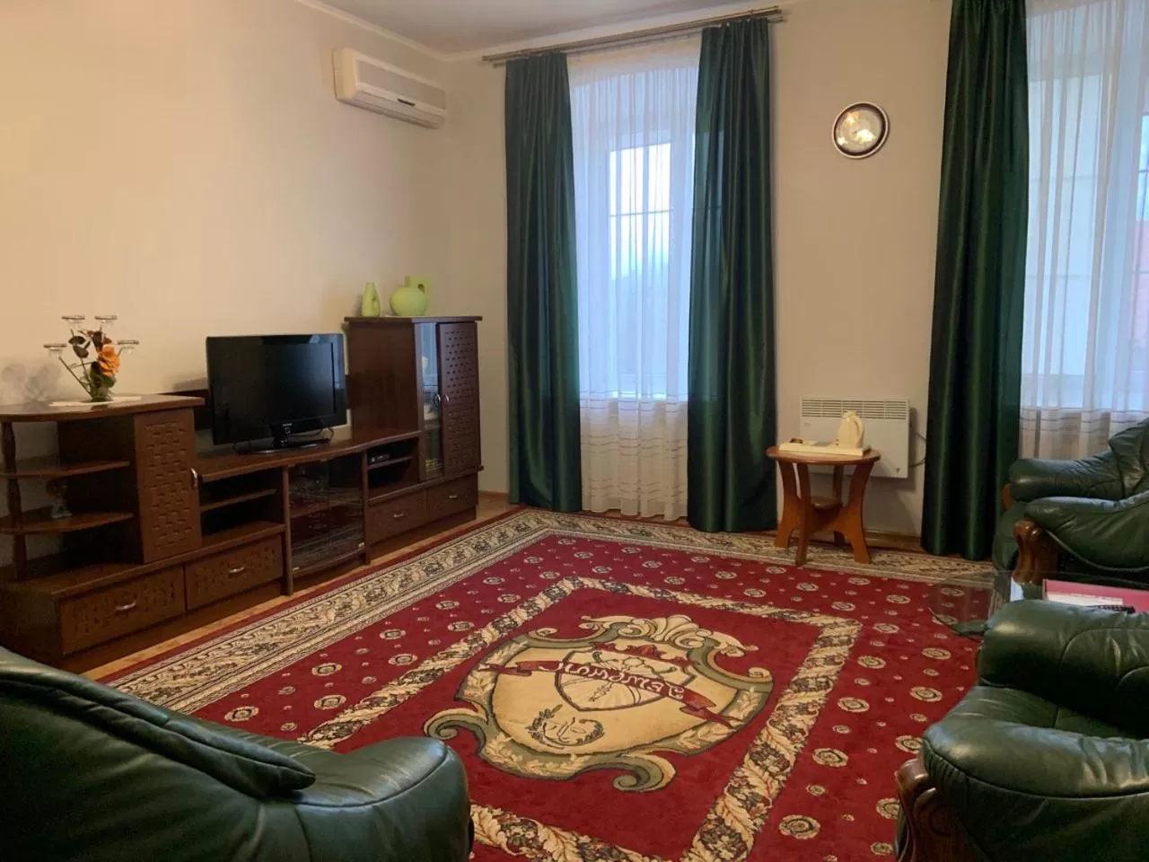 Living room, TV/Entertainment Center in Hetman Hotel