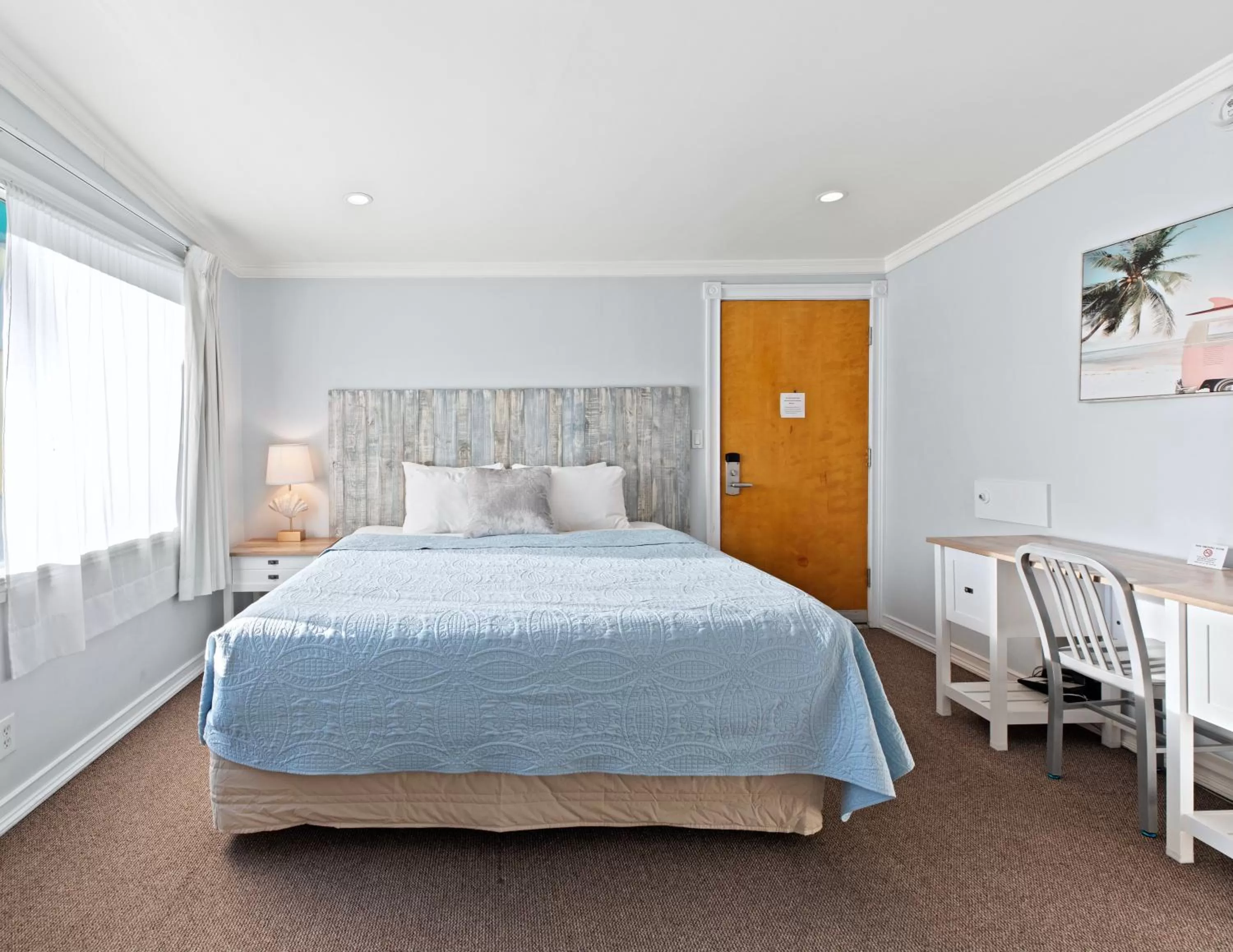 Bed in Ocean Lodge Santa Monica Beach Hotel