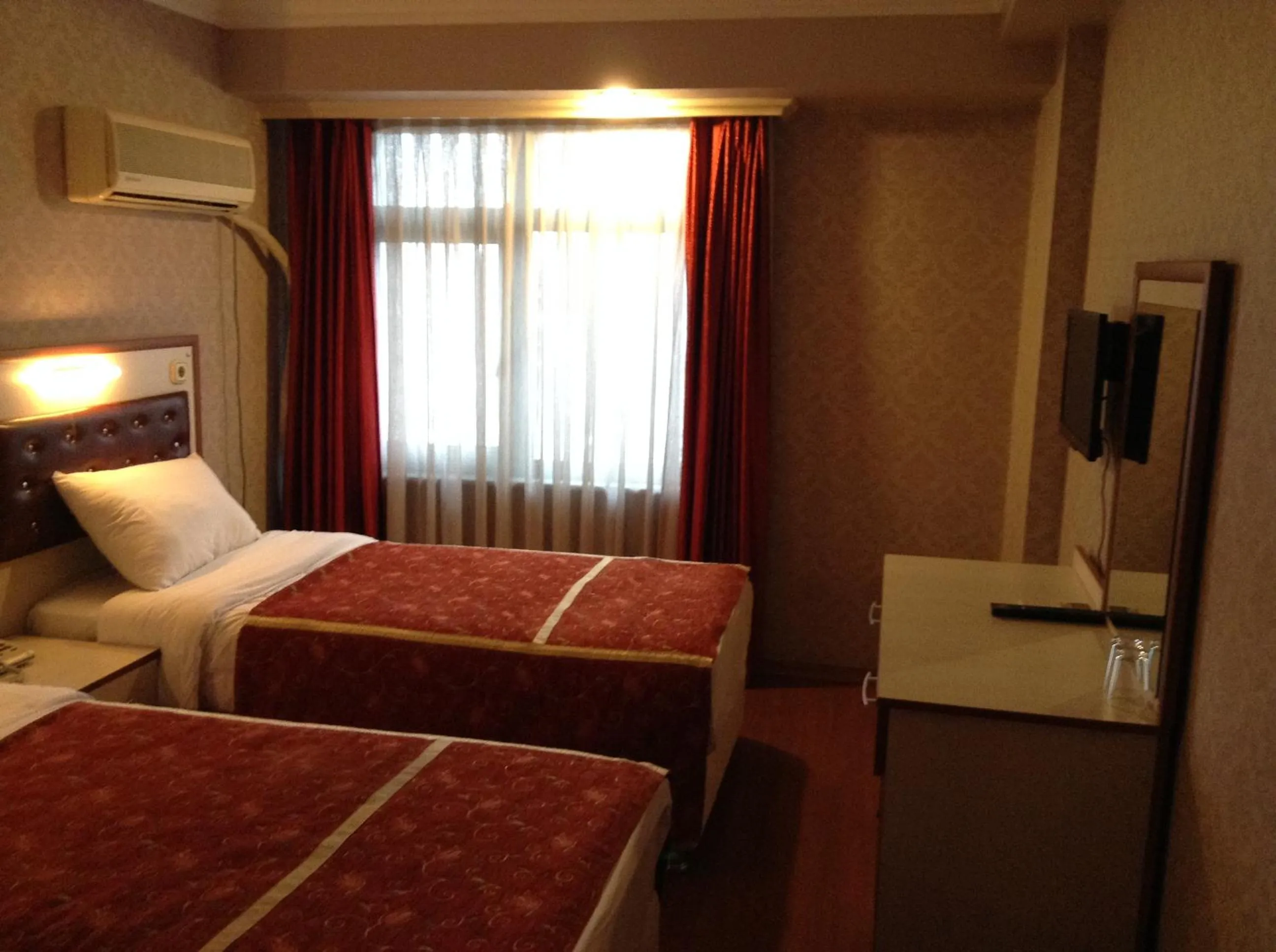 Day, Bed in Tayhan Hotel