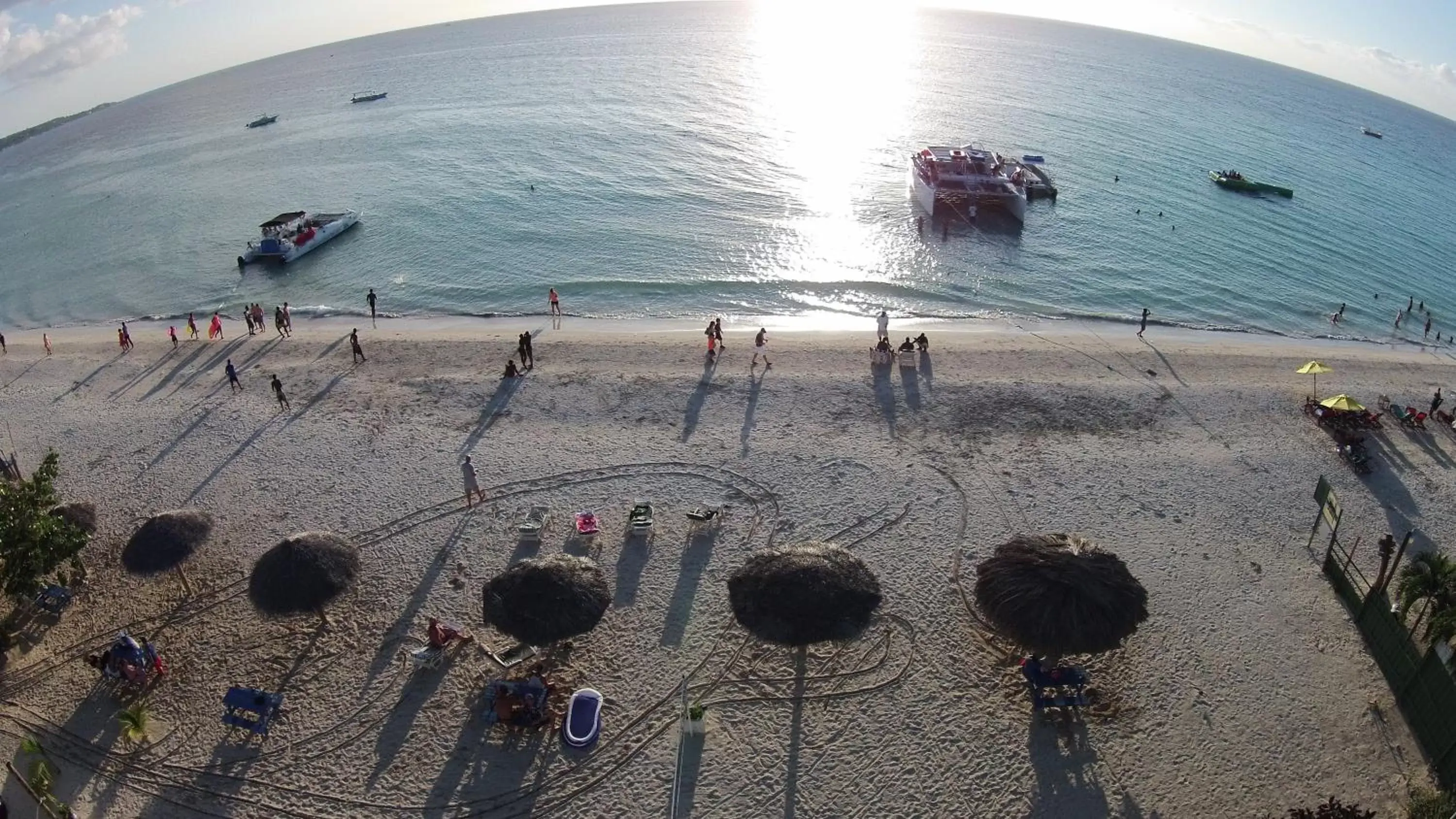 Two-Bedroom Apartment in Beachcomber Club Resort Two-Bedroom Apartment in Beachcomber Club Resort