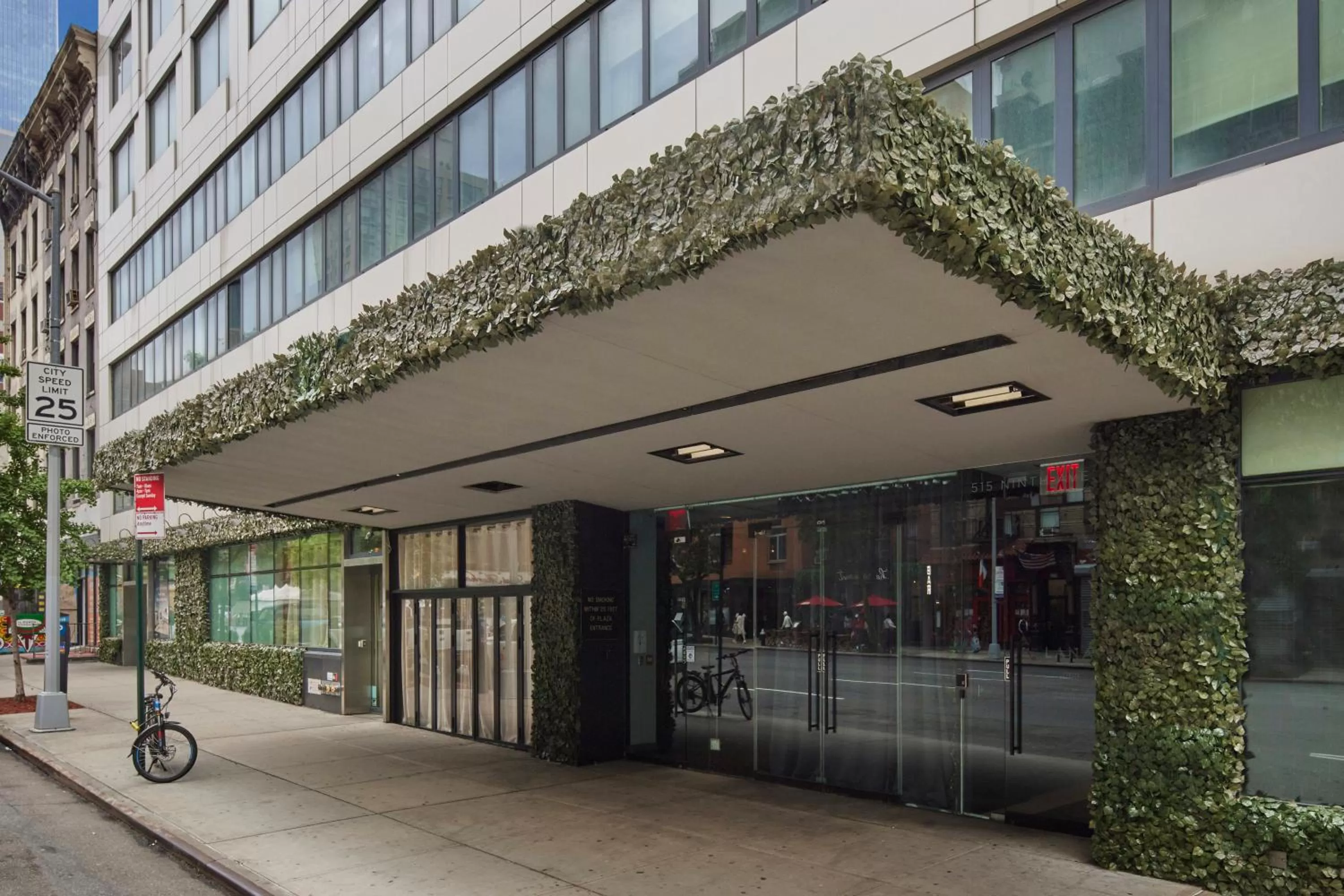 Property building in Truss Hotel Times Square