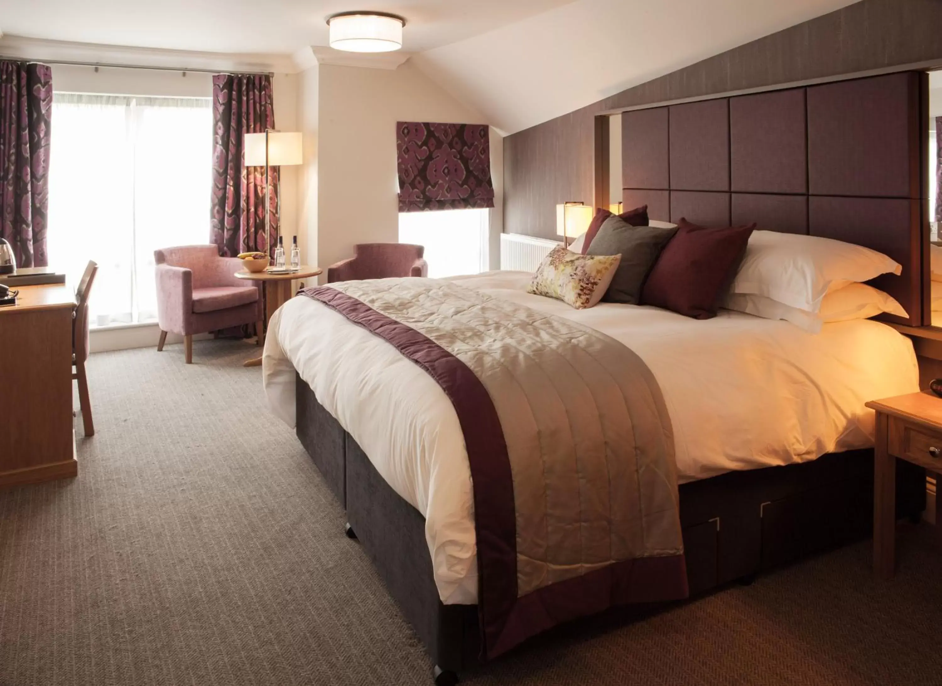 Executive Twin Room with River View in Trout Hotel Executive Twin Room with River View in Trout Hotel