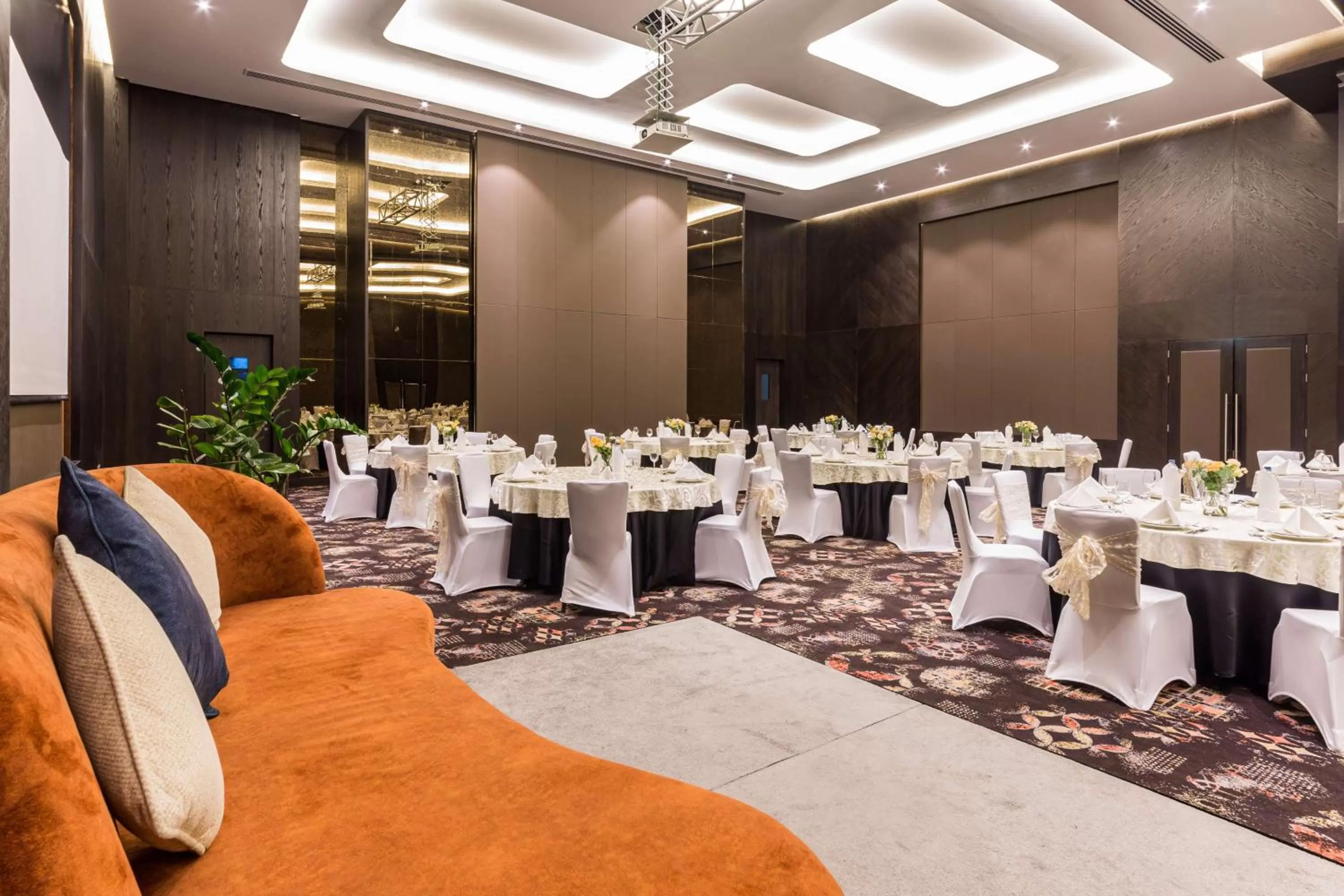 Business facilities in Radisson Blu Hotel, Dubai Canal View