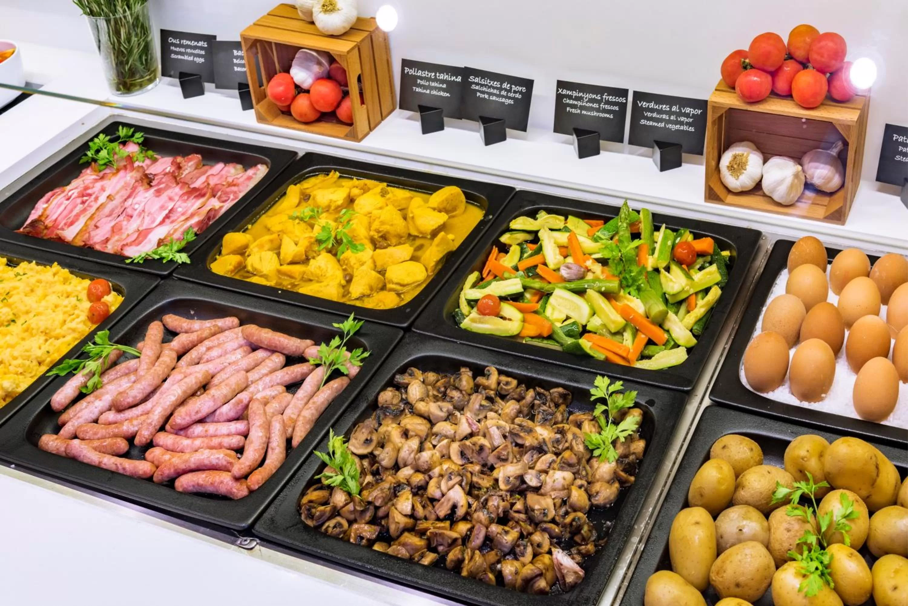 Buffet breakfast in Hotel SERHS Rivoli Rambla