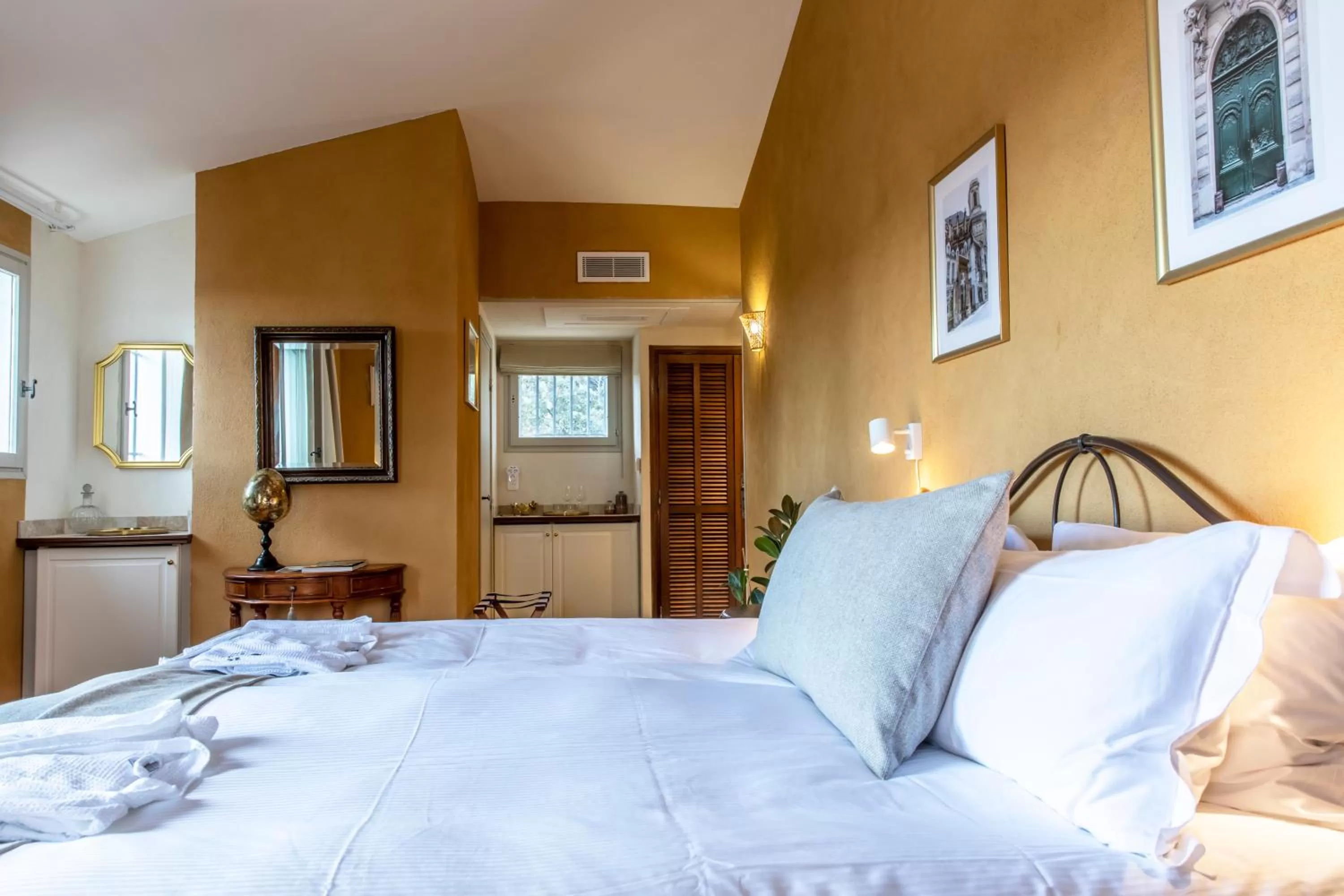 Bedroom, Bed in Domaine Rabiega - Vineyard and Boutique hotel