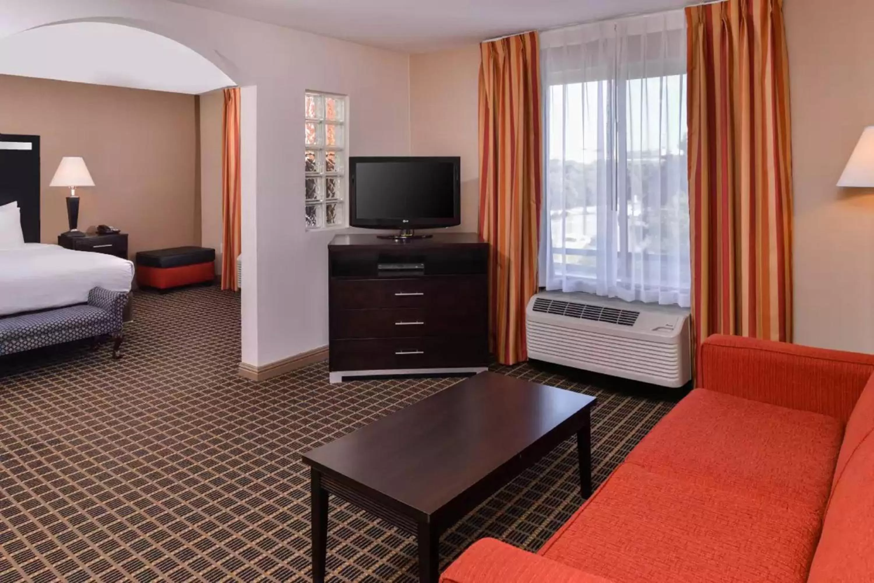 Photo of the whole room, Bed in Hotel Nova SFO