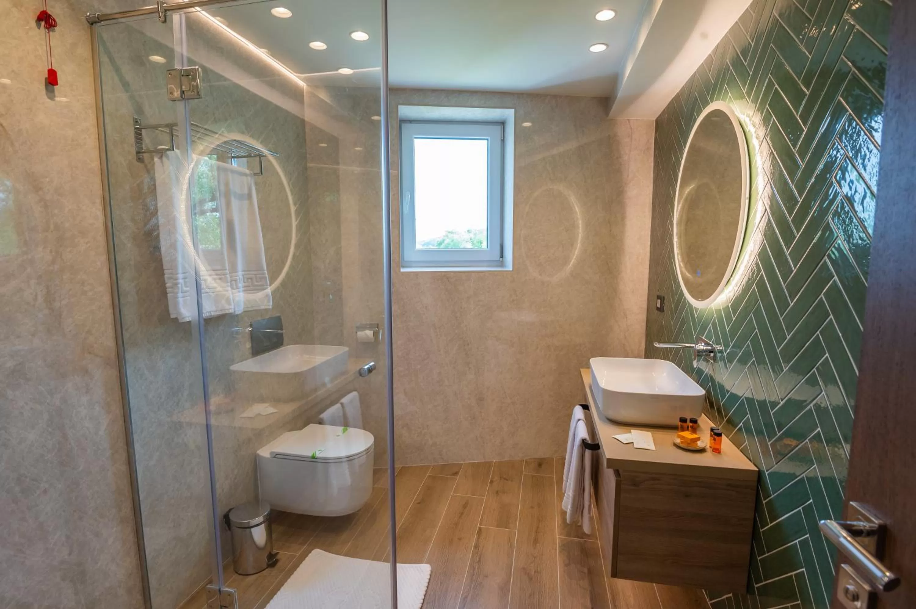 Shower in Hotel Codrişor