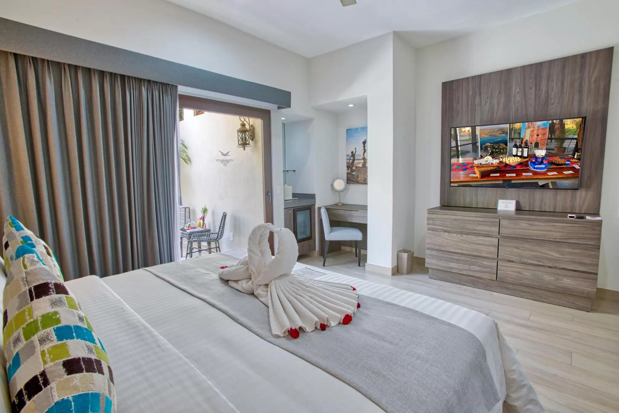 TV and multimedia in Casa Nicole Boutique Hotel