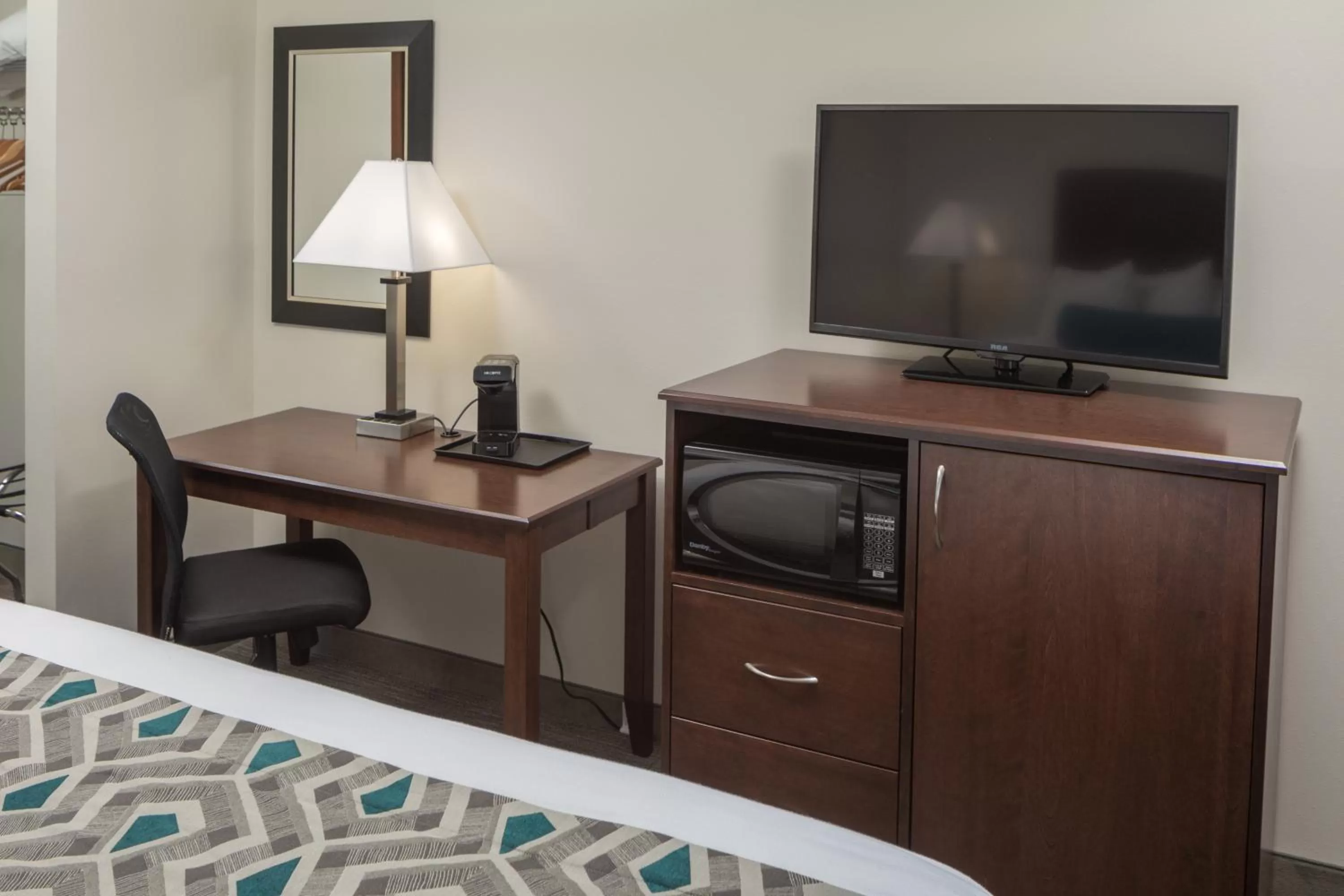 TV and multimedia, Bed in Chestnut Mountain Resort