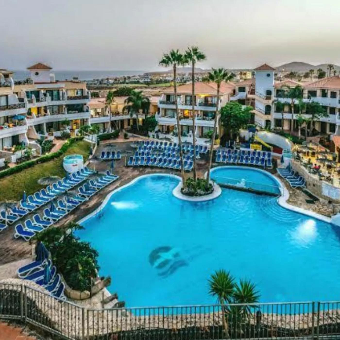 Swimming pool in Sunshine Apartments