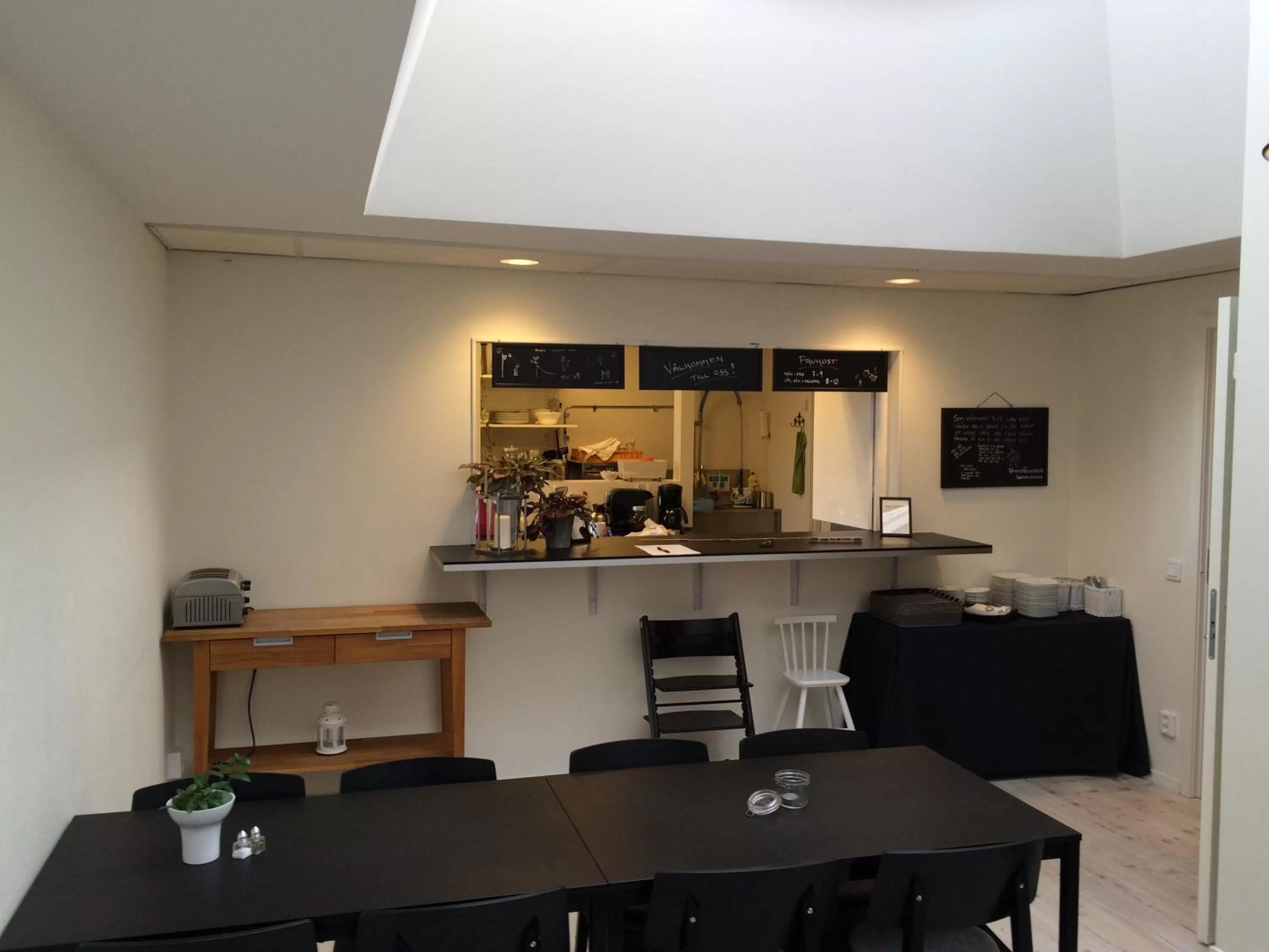 Restaurant/places to eat in Le Mat B&B Åkersberga