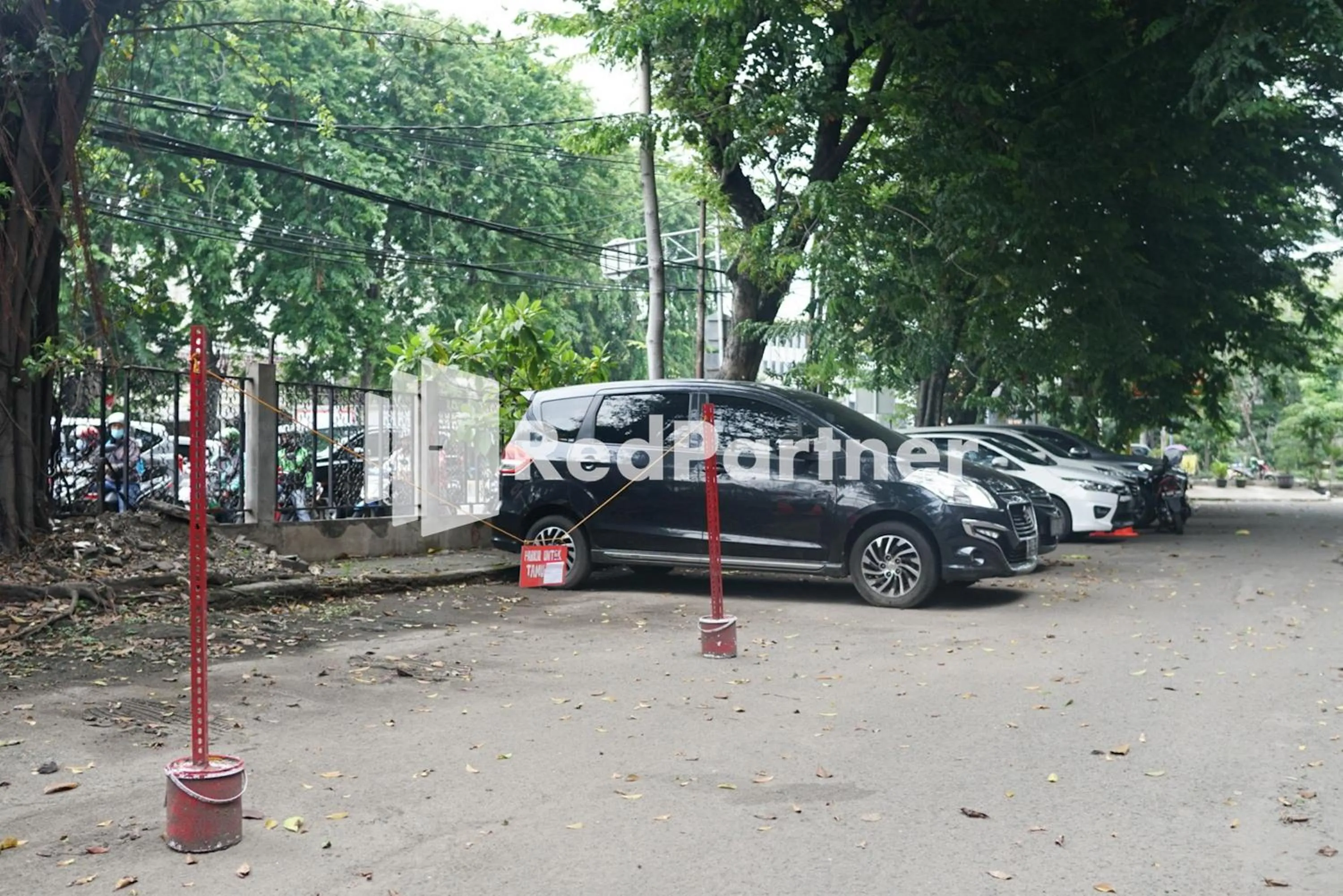 Parking in Cosmo Harmoni RedPartner