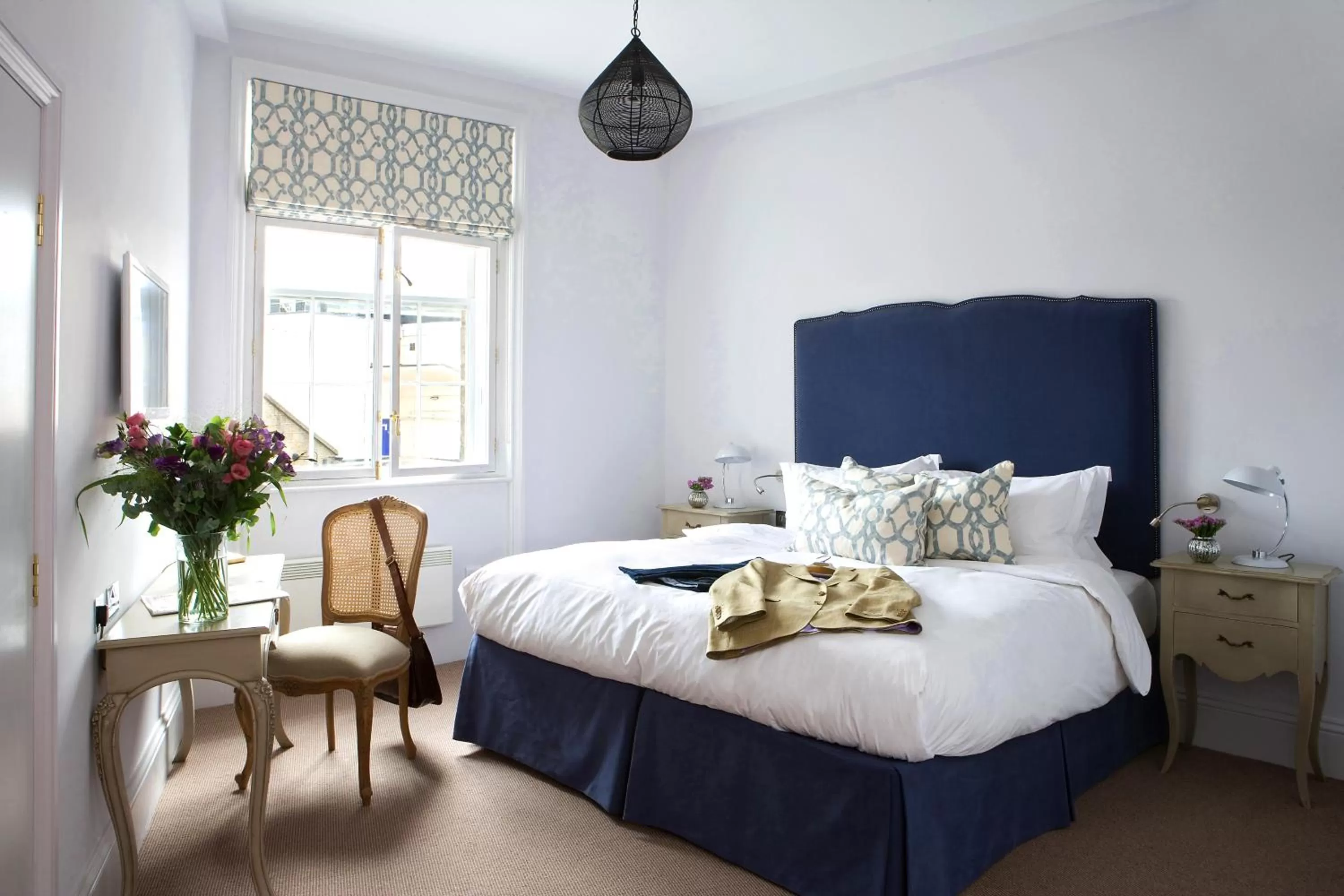 Bed in Rooms by Bistrot Pierre at The Crescent Inn