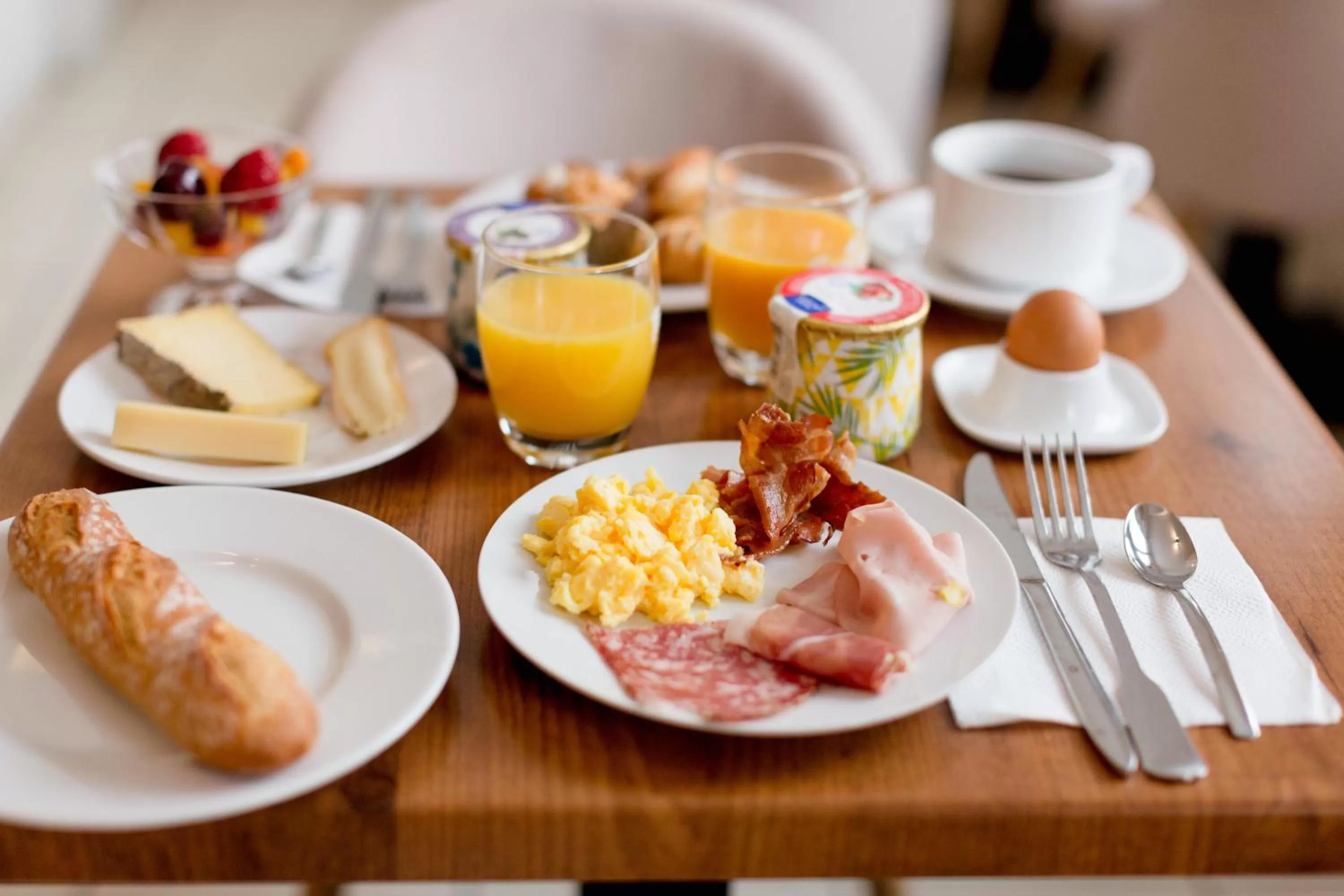 Food and drinks in Cerise Nantes Atlantis