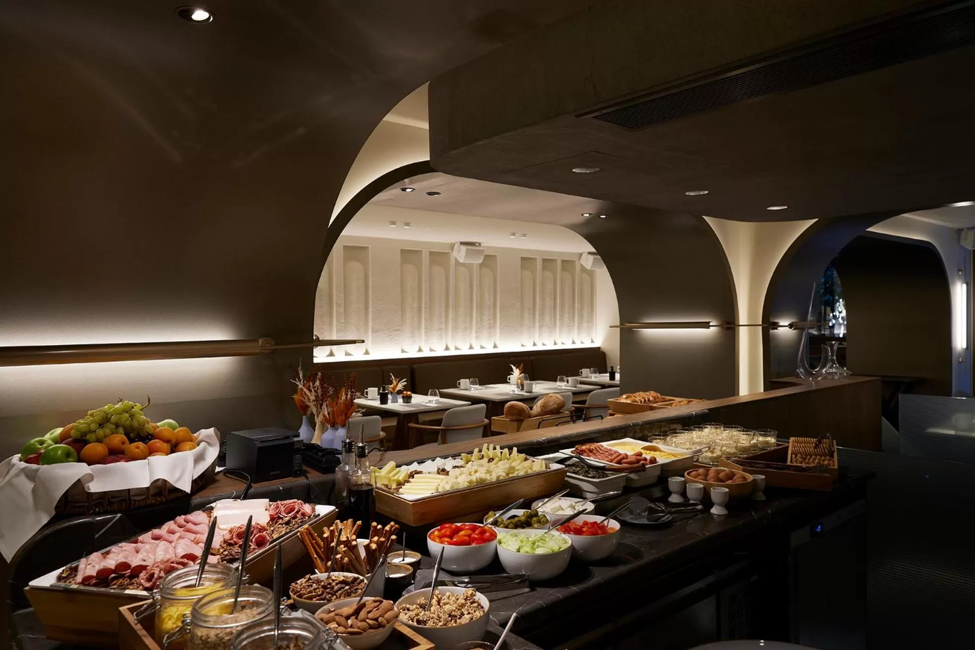 Restaurant/places to eat in Teight Hotel