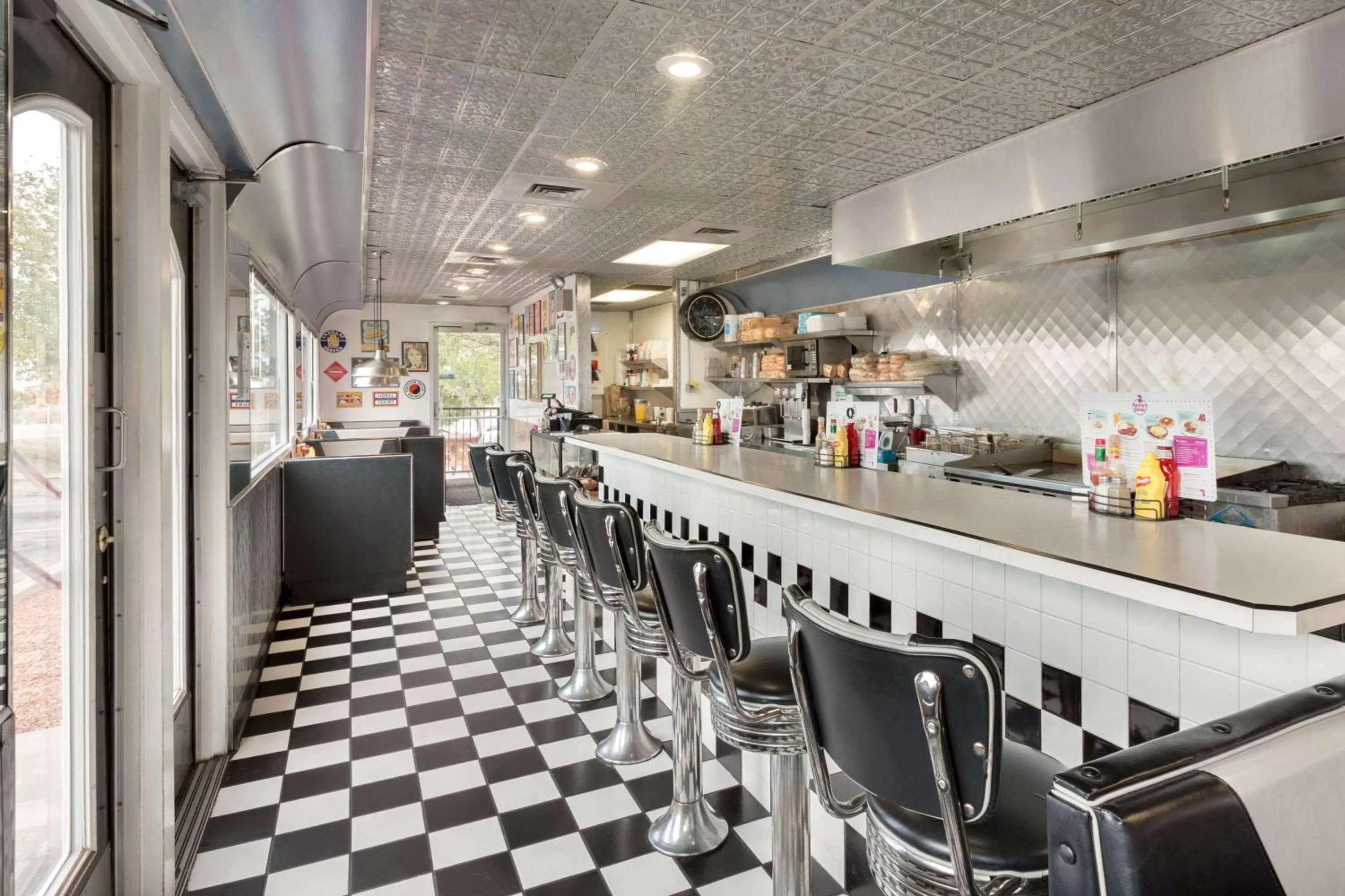 Restaurant/places to eat in Travelodge by Wyndham Belen