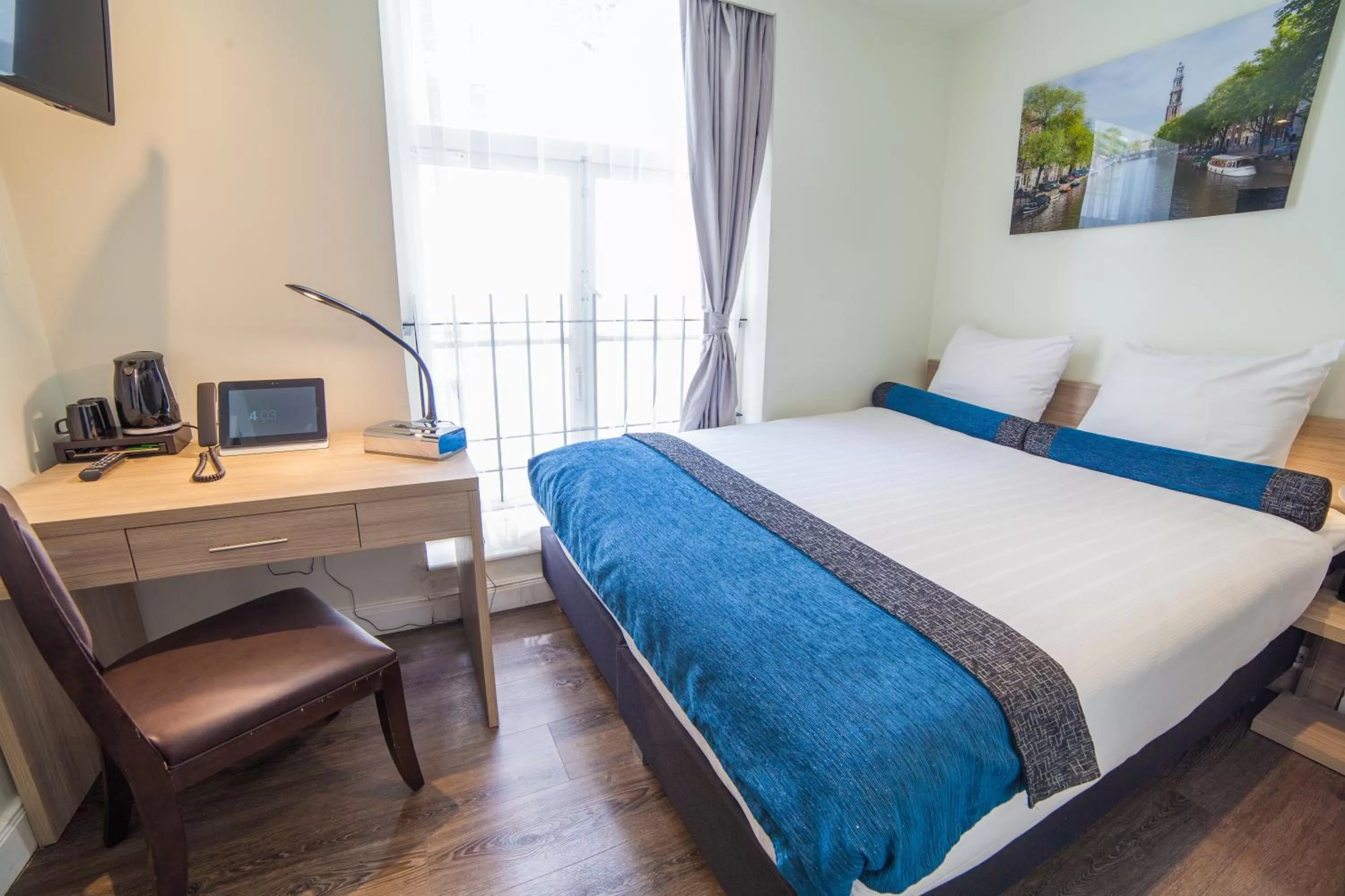 Small Double Room in Hotel Library Amsterdam