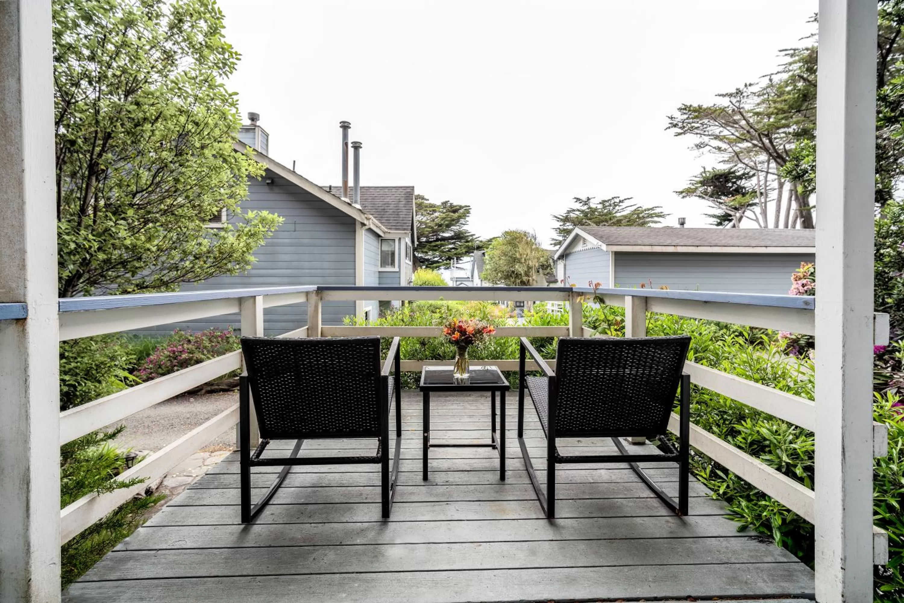 Property building in Agate Cove Inn