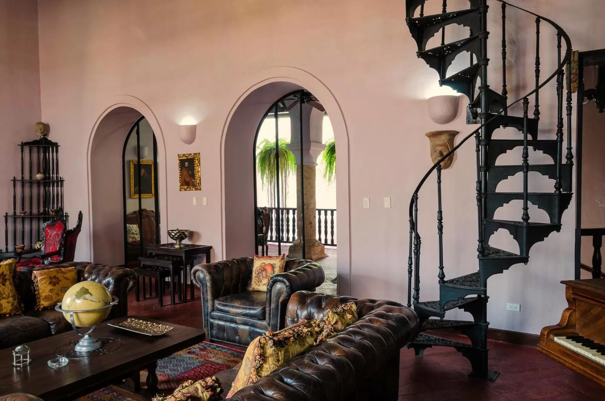 Library in Hotel Boutique Casa Córdoba Estrella
