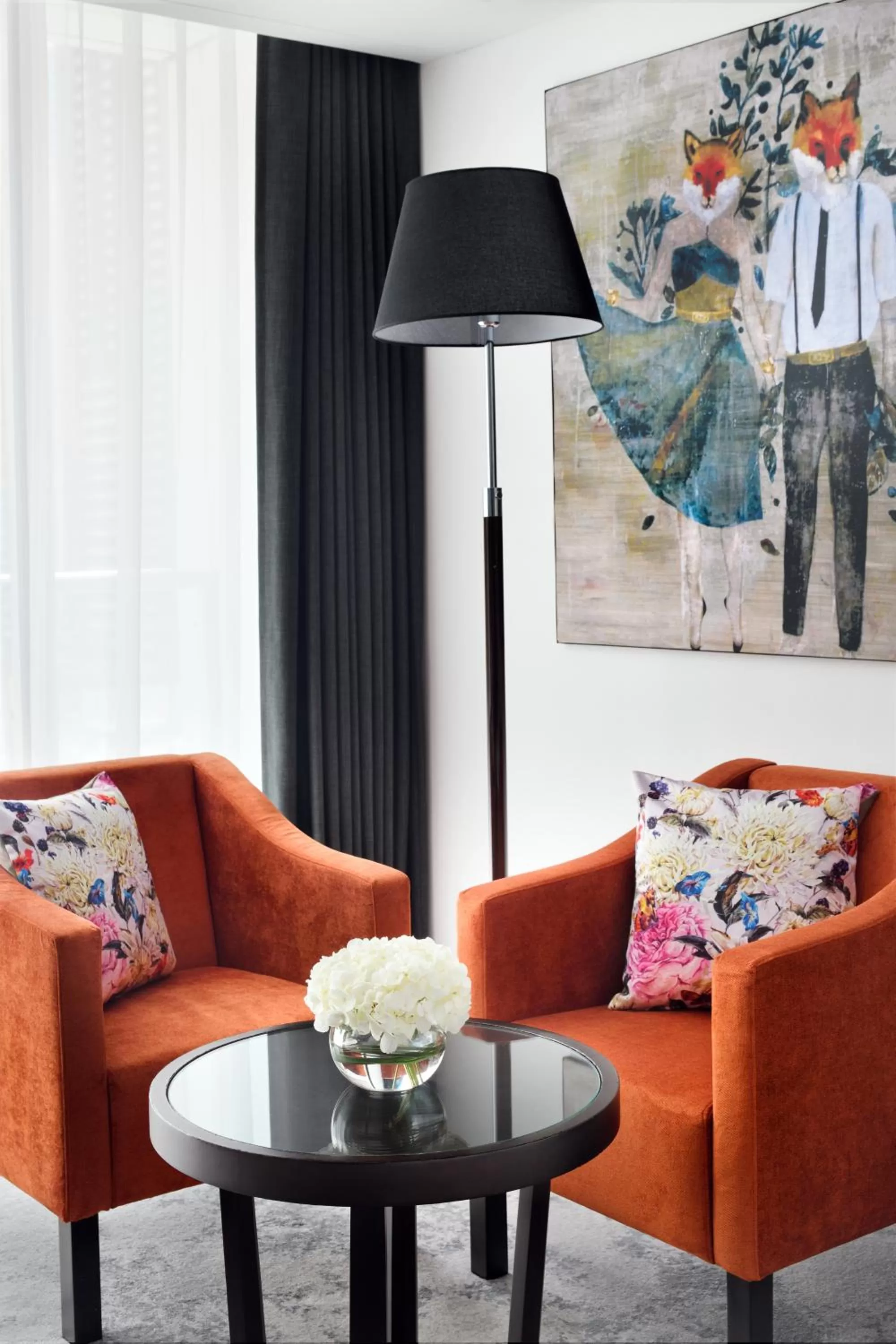 Seating area in Mövenpick Hotel Jumeirah Lakes Towers Dubai