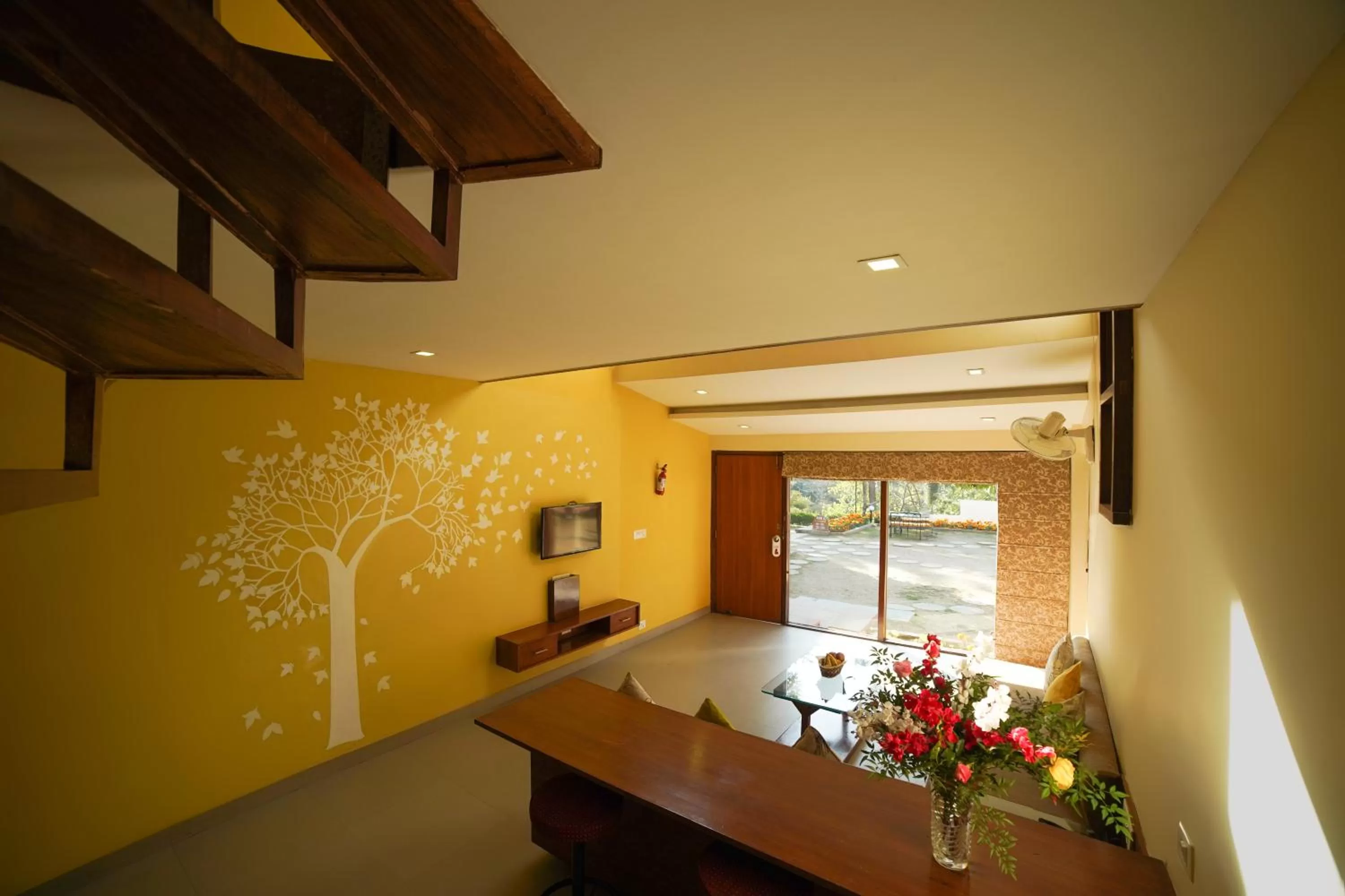 Bed in Country Inn Nature Resort Bhimtal