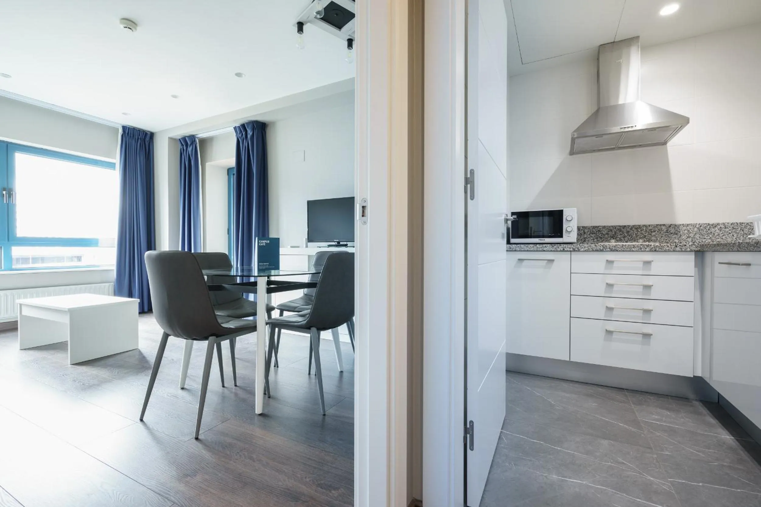 Photo of the whole room in Aparthotel Campus