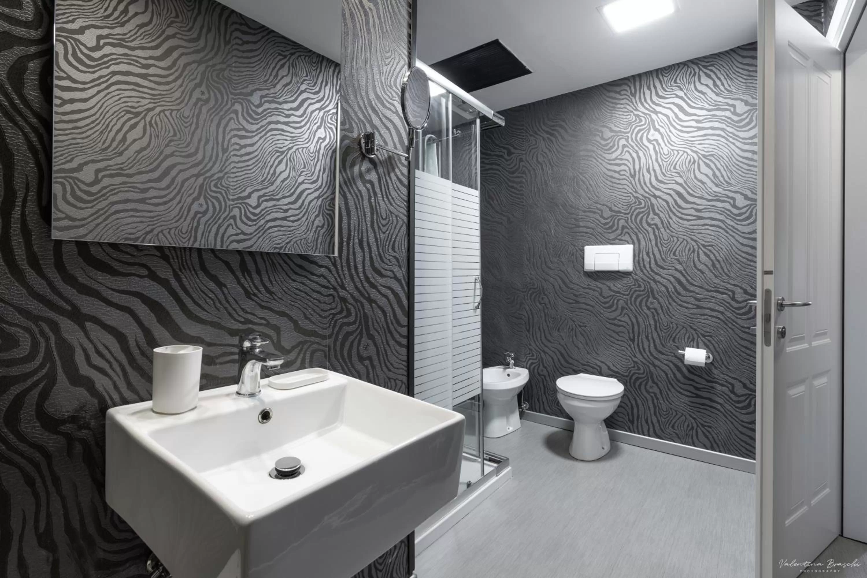 Bathroom in Hotel Spagna