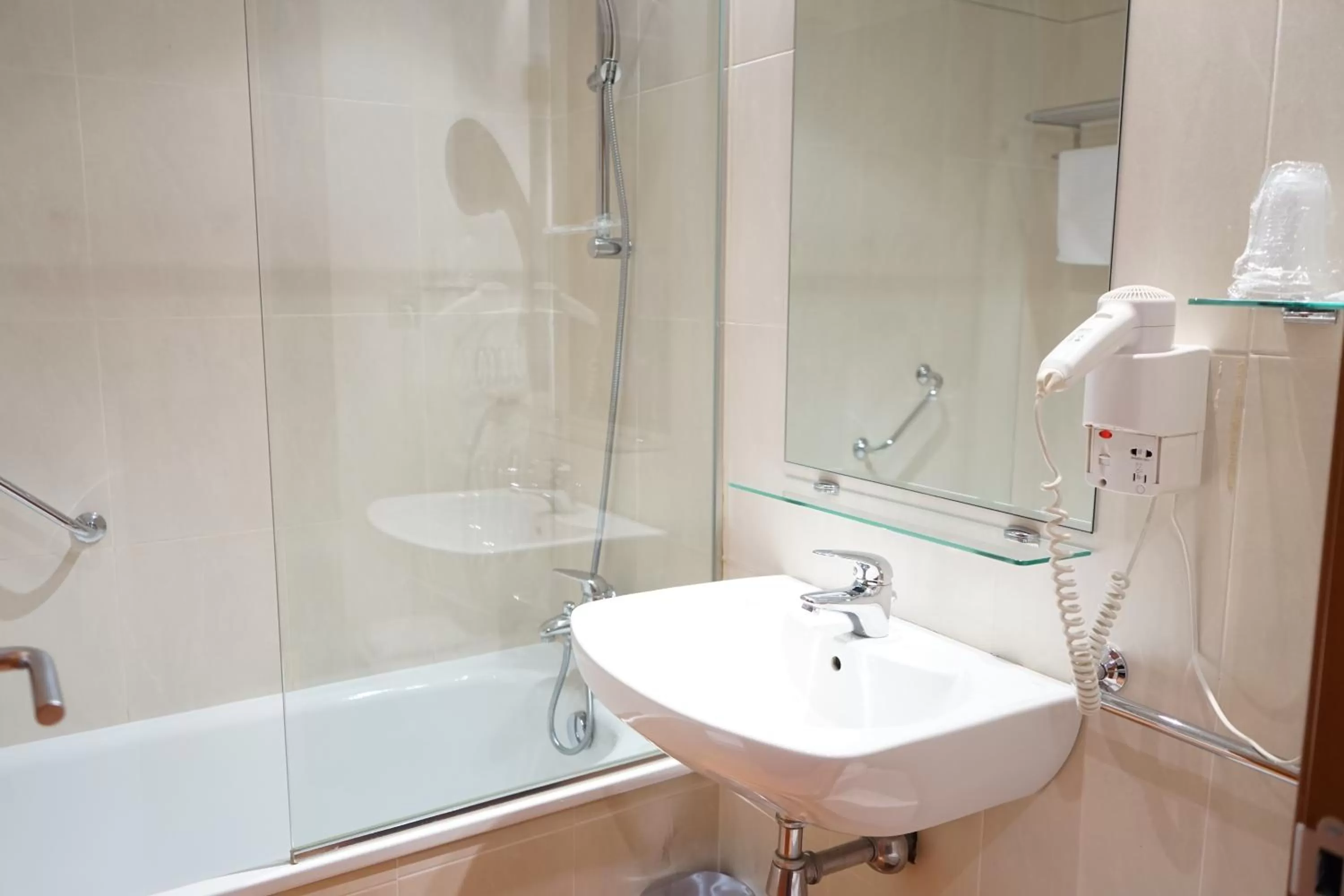 Bathroom in Hotel Santuari Balaguer