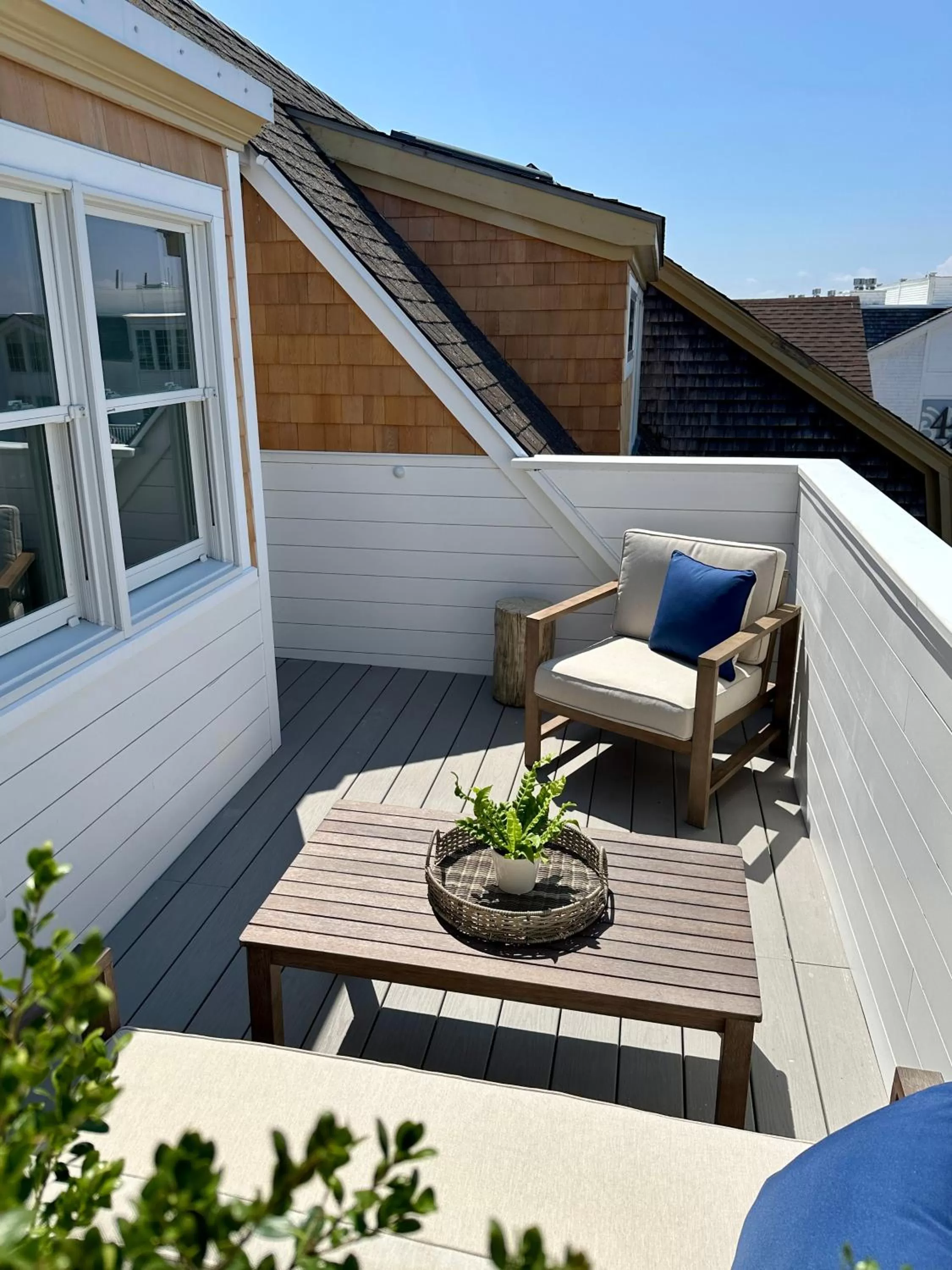 Patio in Harborside Inn