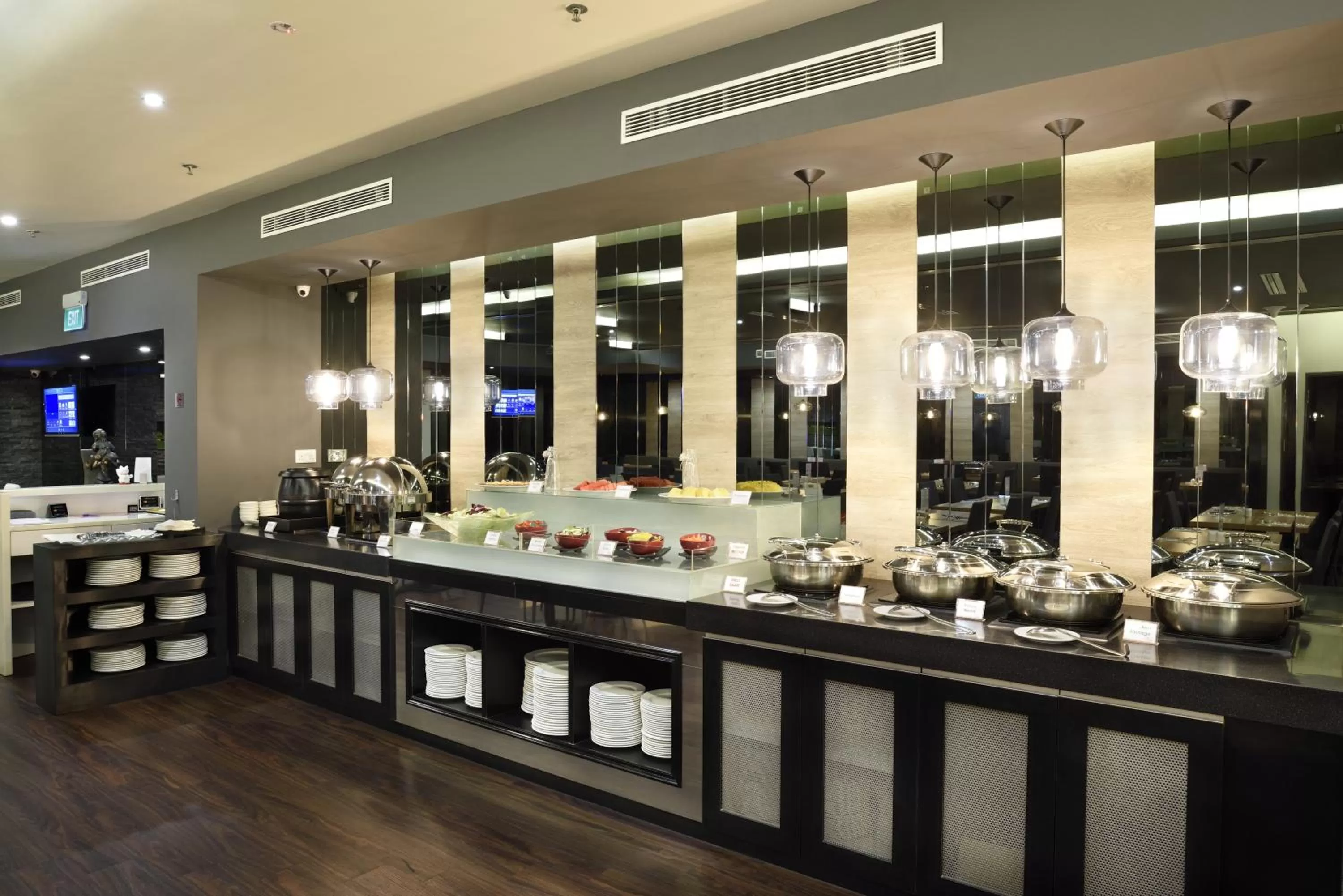 Restaurant/places to eat in The Seacare Hotel