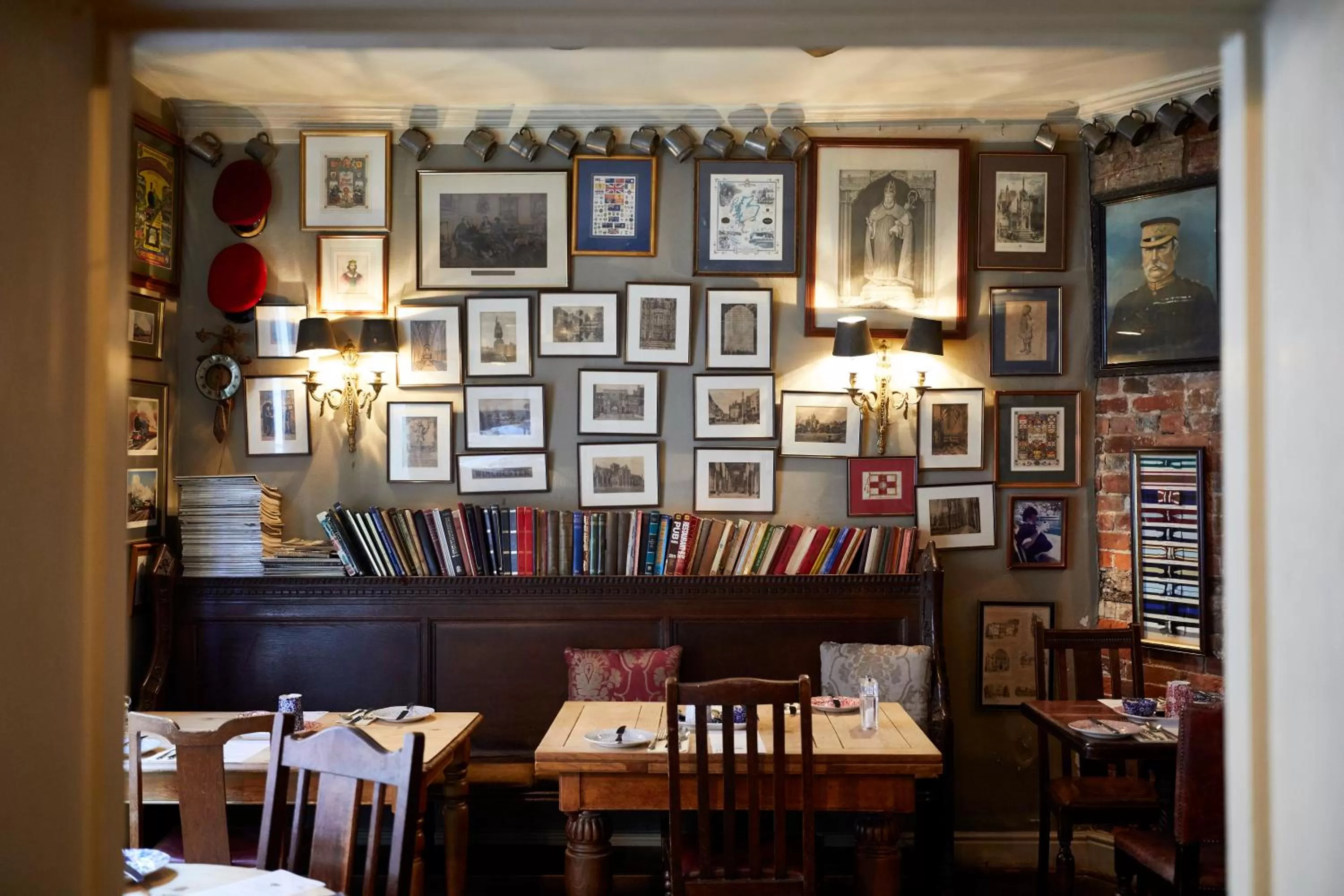 Restaurant/places to eat in Wykeham Arms