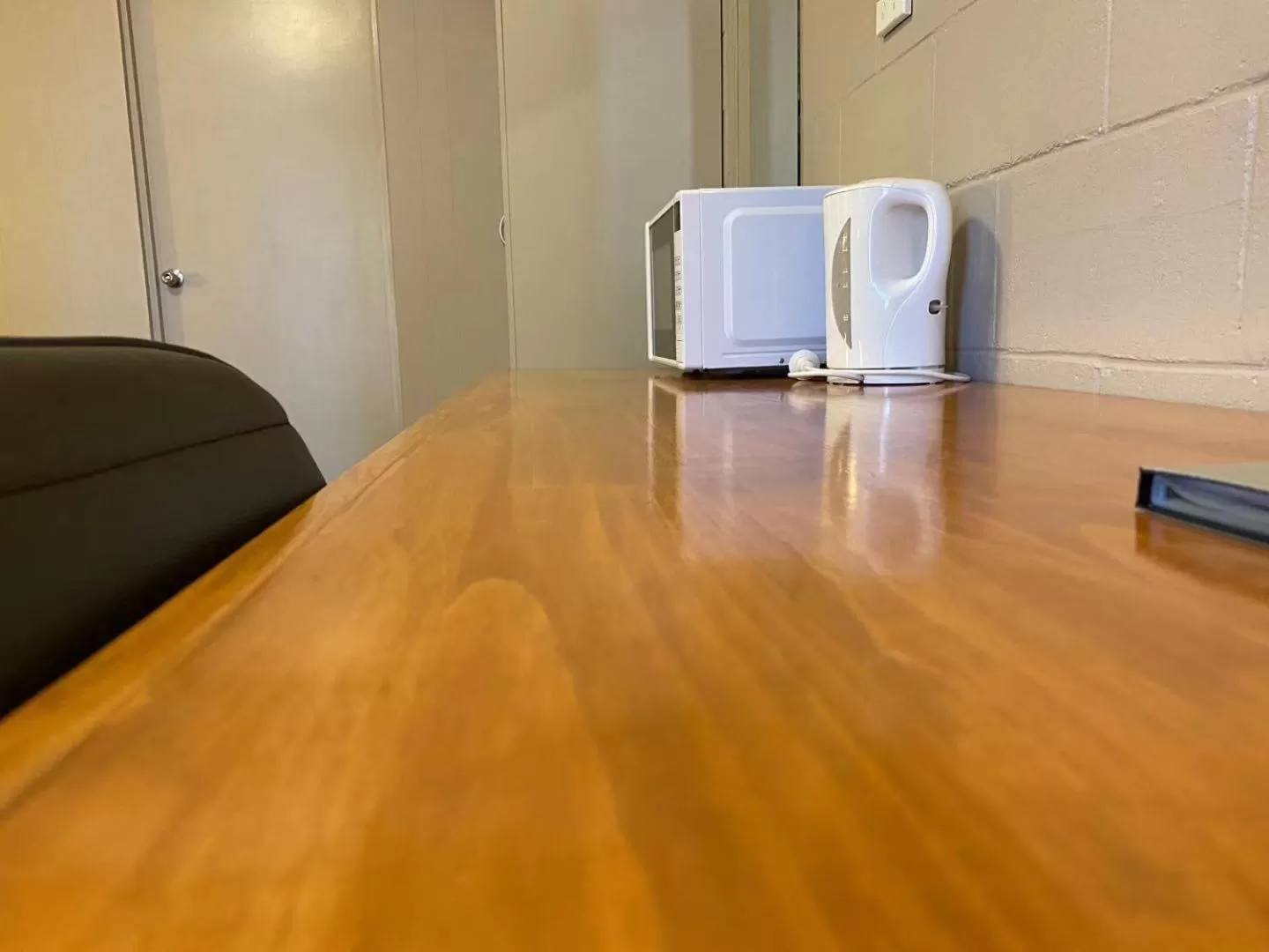 Kitchen or kitchenette in Apollo Motel Parkes