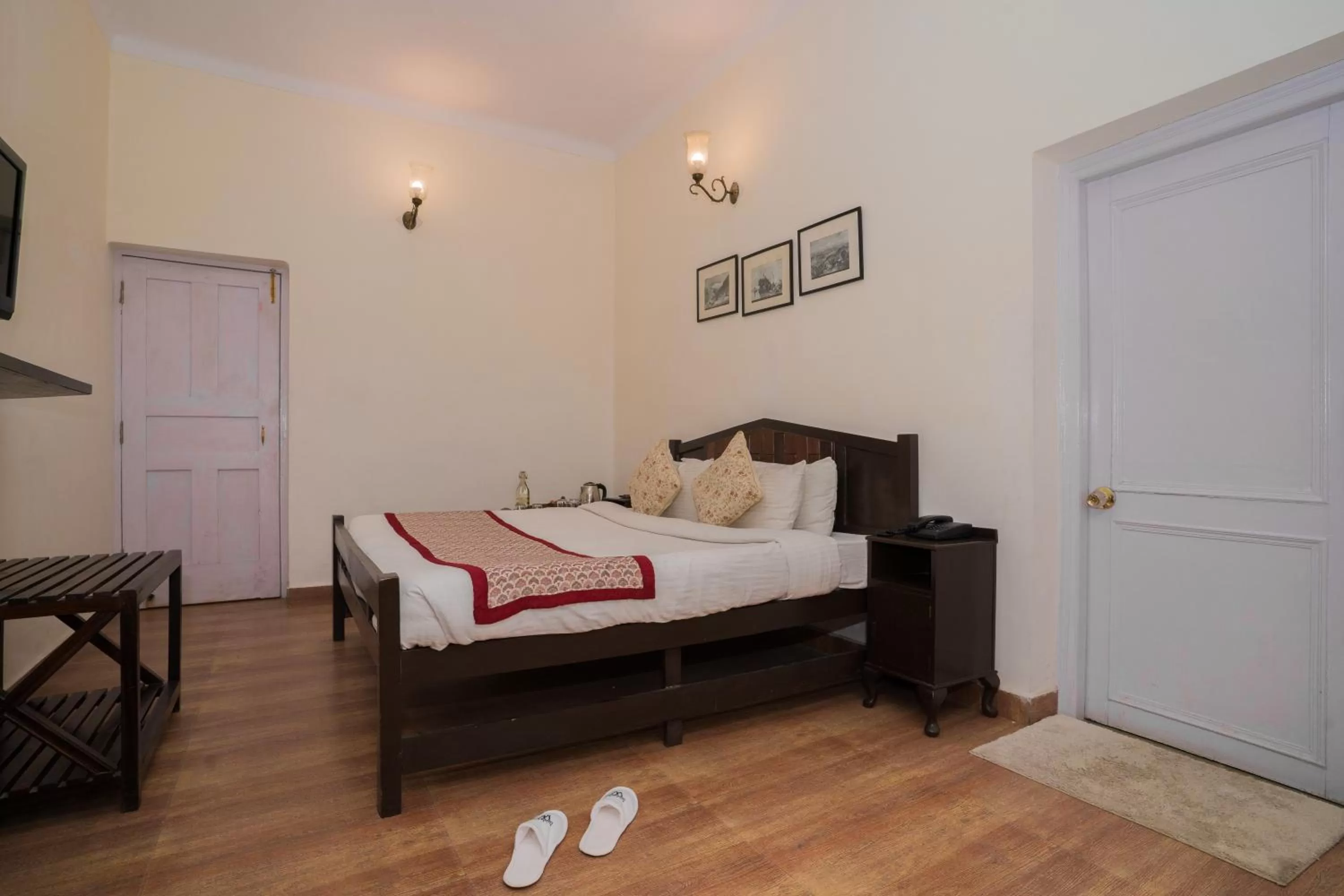 Bed in Bhikampur Lodge By Nine Hotels