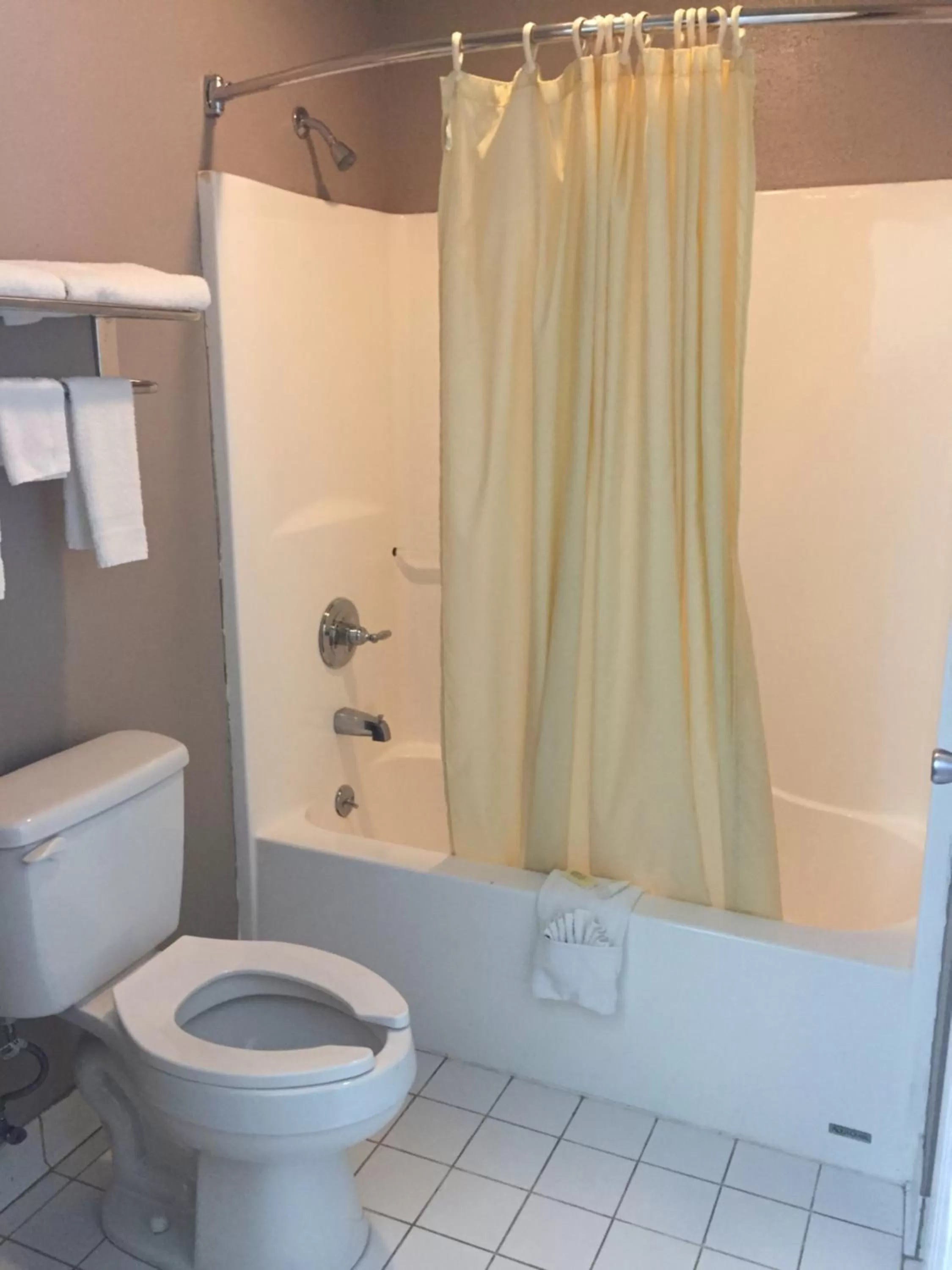 Property building, Bathroom in Deerfield Inn New Johnsonville