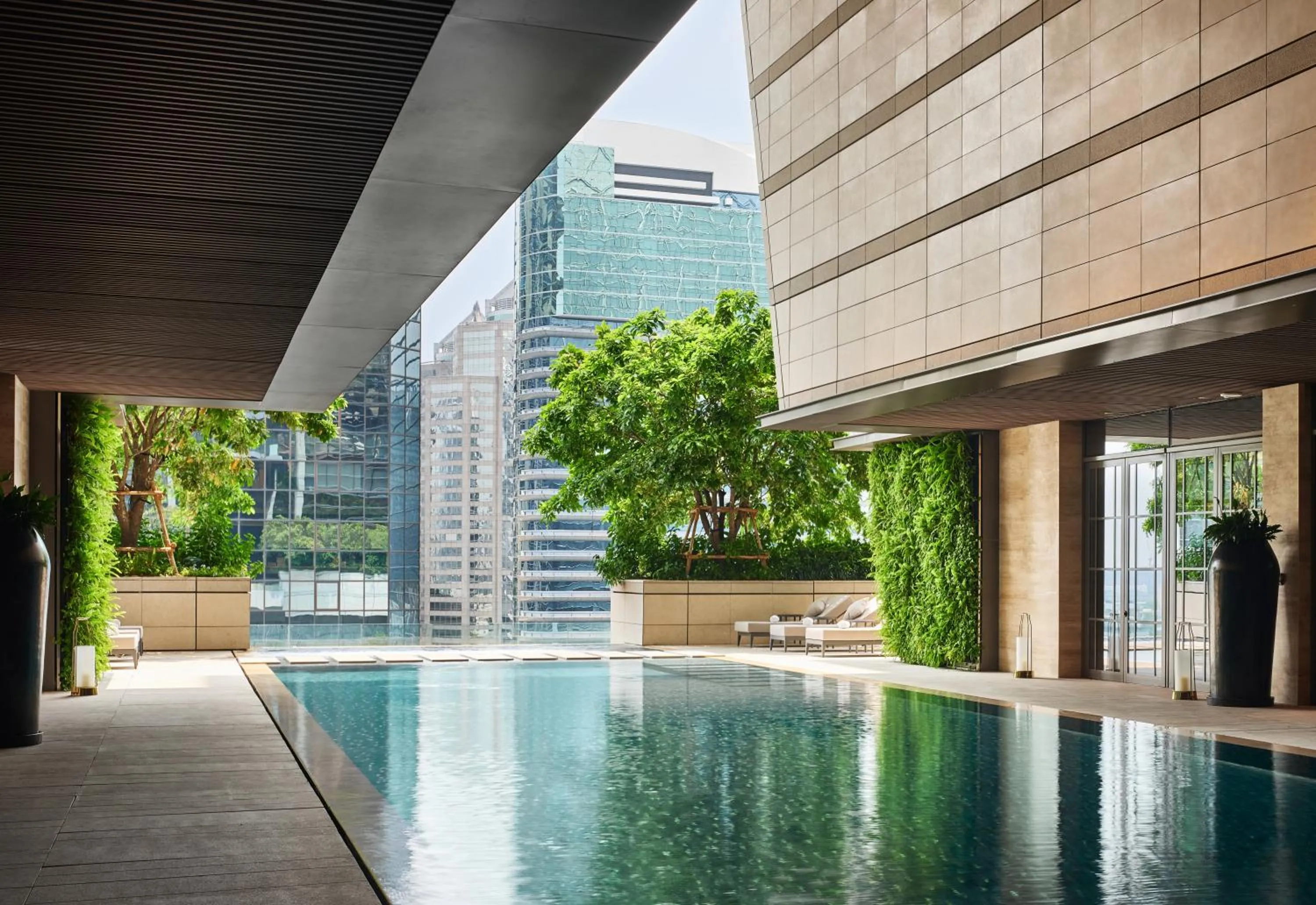 Swimming pool in Rosewood Bangkok