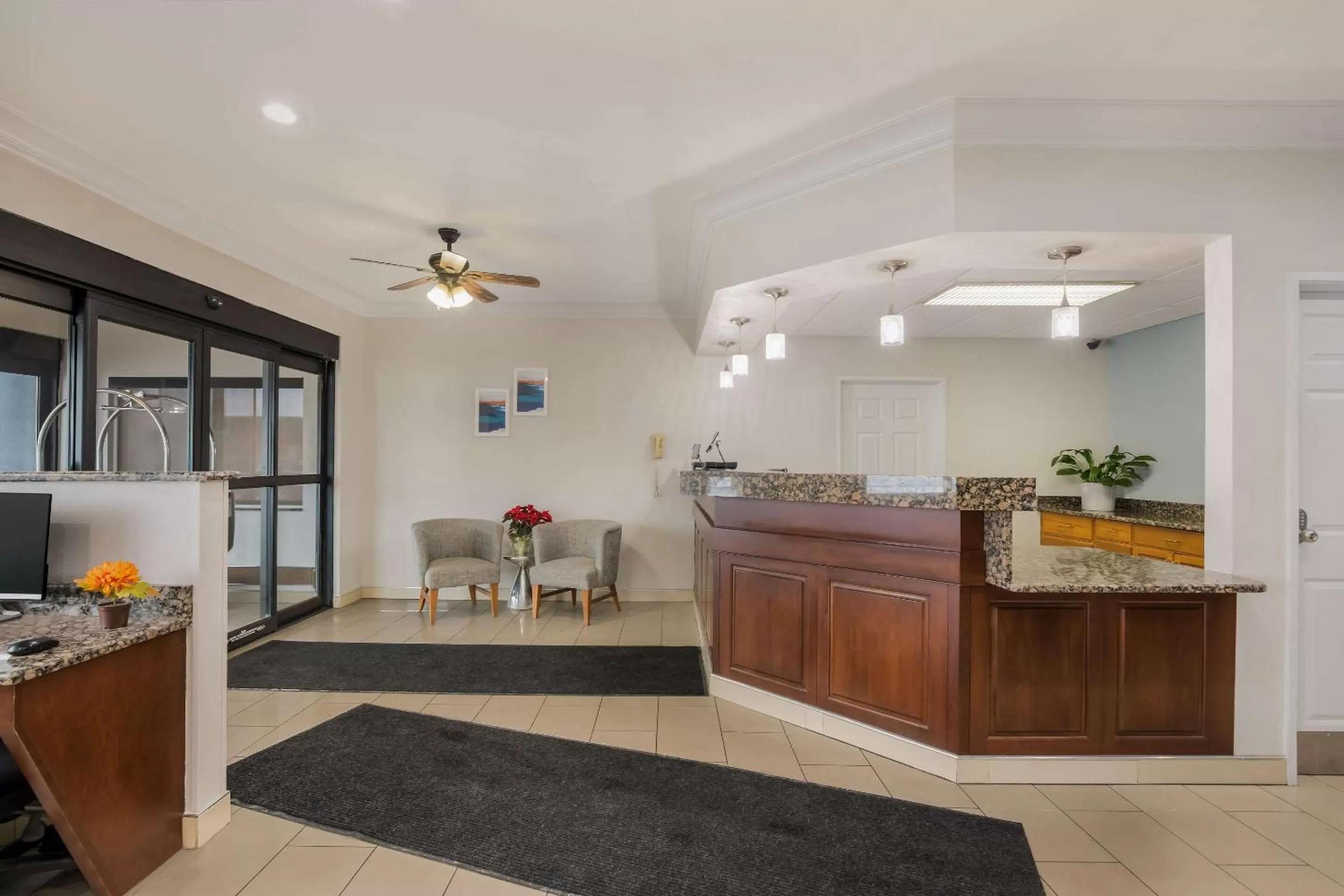 Lobby or reception in MainStay Suites Joliet I-80